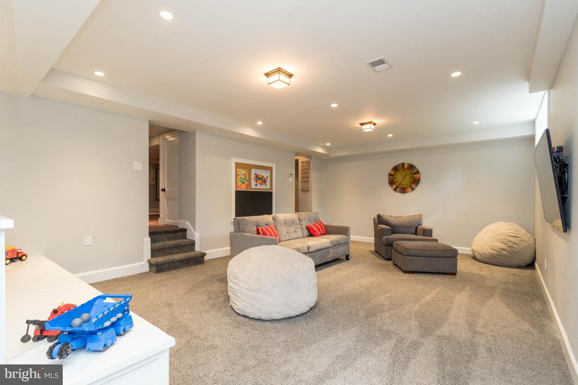 TUCKAHOE GARDENS - Residential