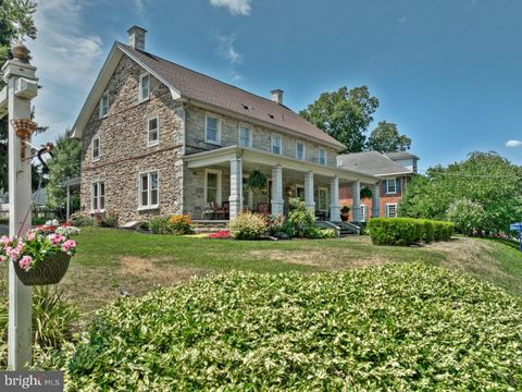 Photo of 2578 Old Philadelphia Pike, Smoketown, PA 17576 (MLS # PALA2054012)