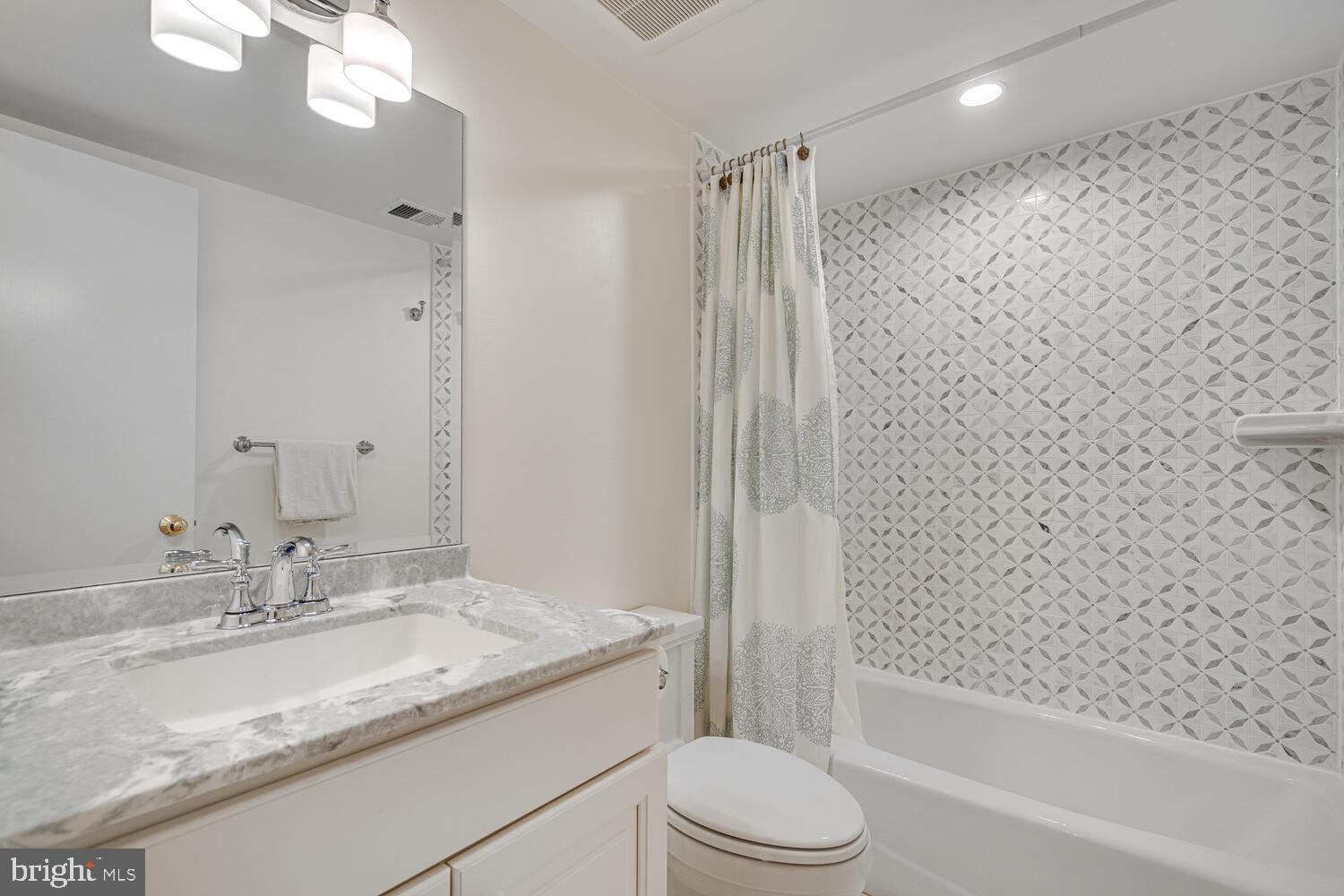 CHESTERBROOK WOODS - Residential