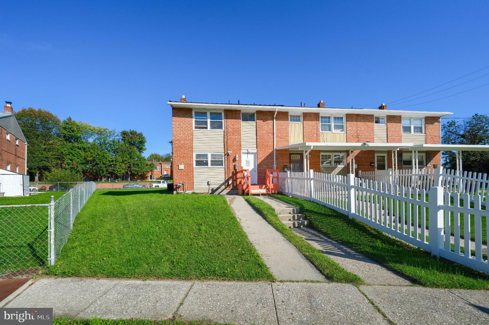 891 E KINGS COURT