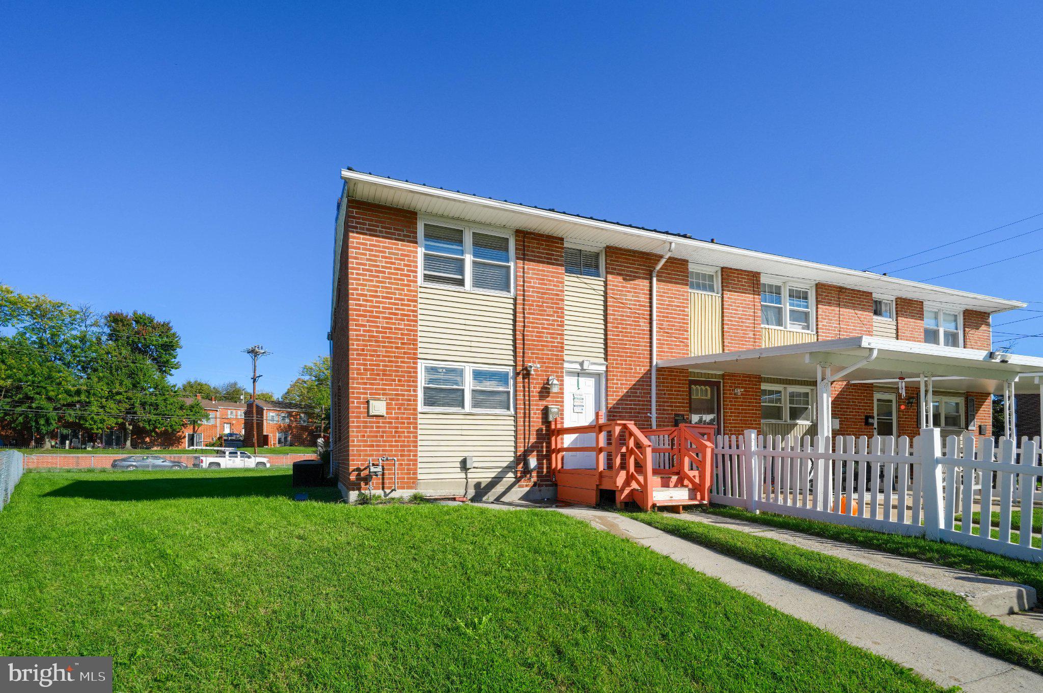 891 E KINGS COURT
