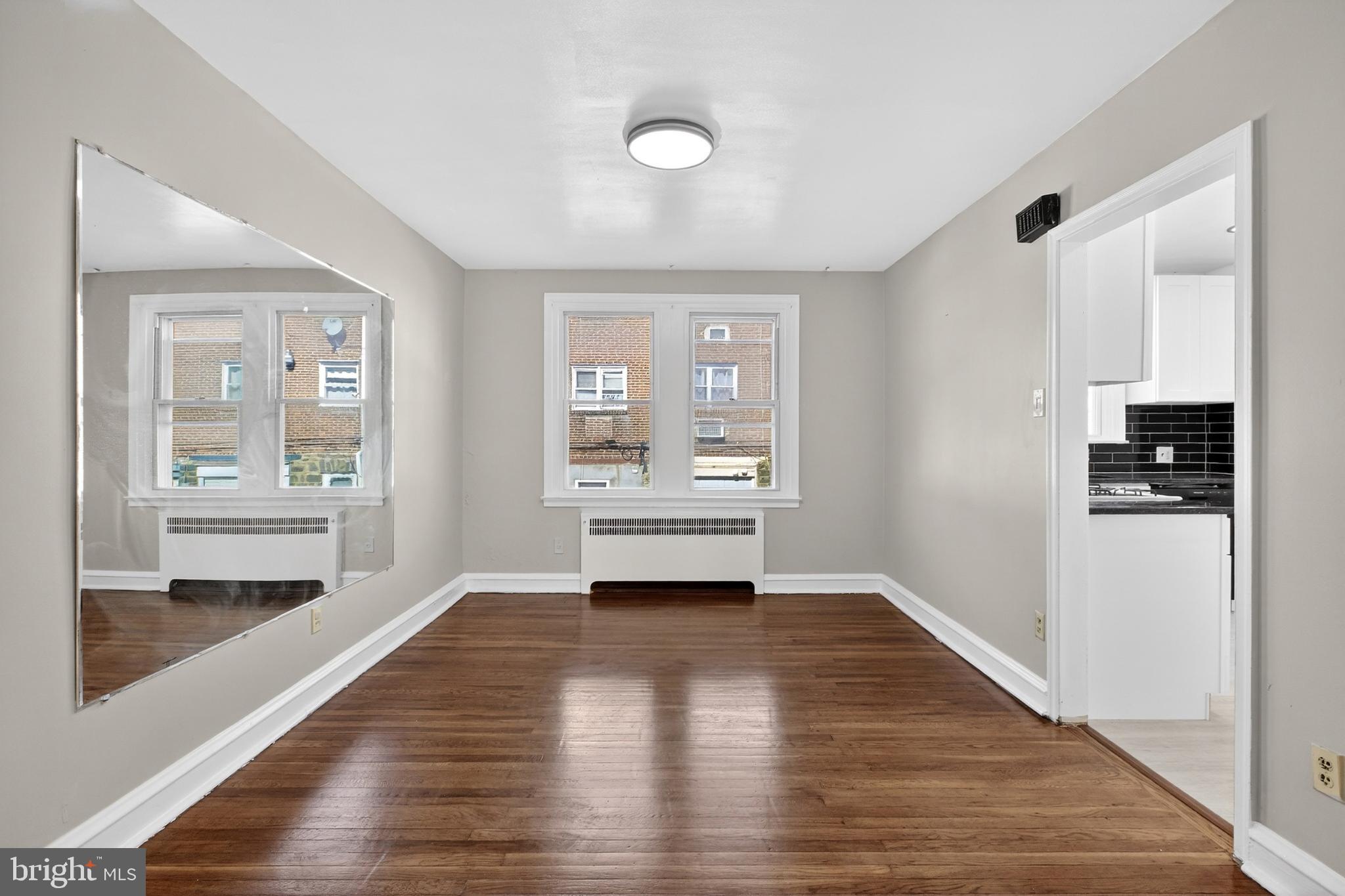 OXFORD CIRCLE - Residential