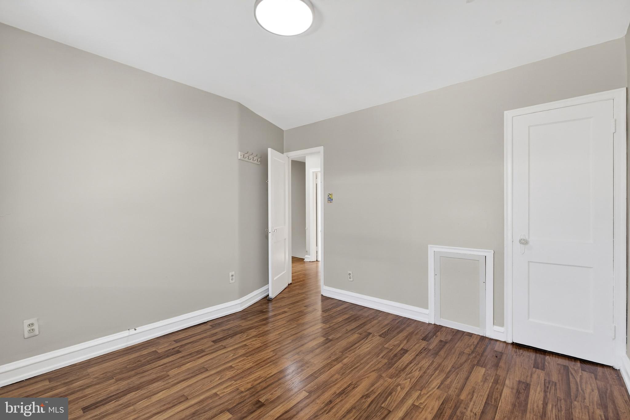 OXFORD CIRCLE - Residential