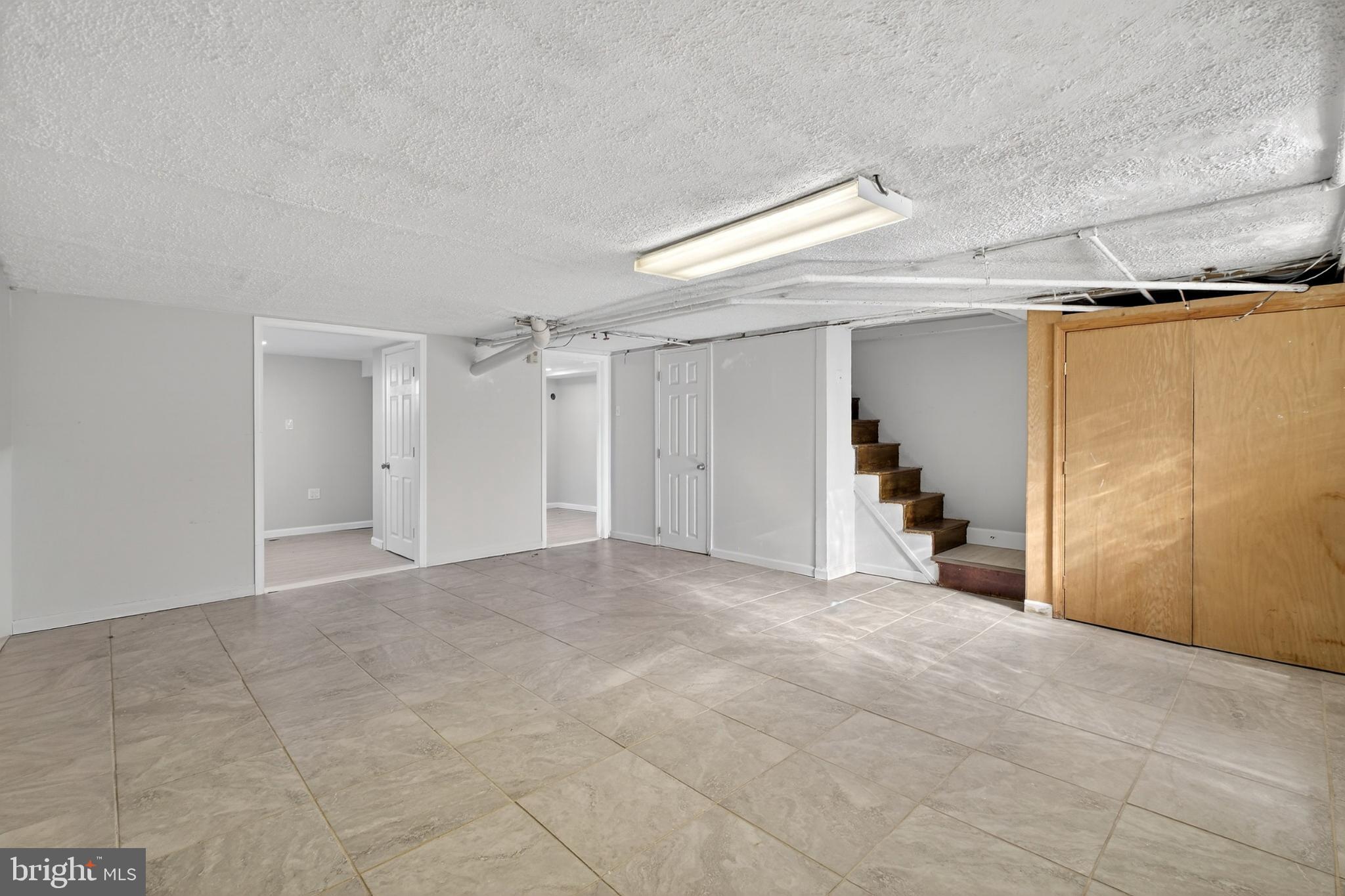 OXFORD CIRCLE - Residential