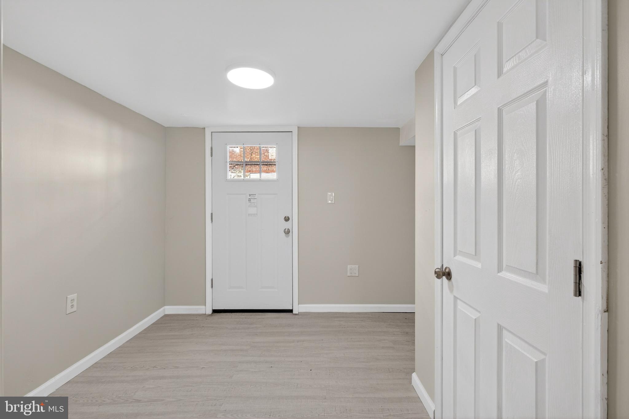 OXFORD CIRCLE - Residential