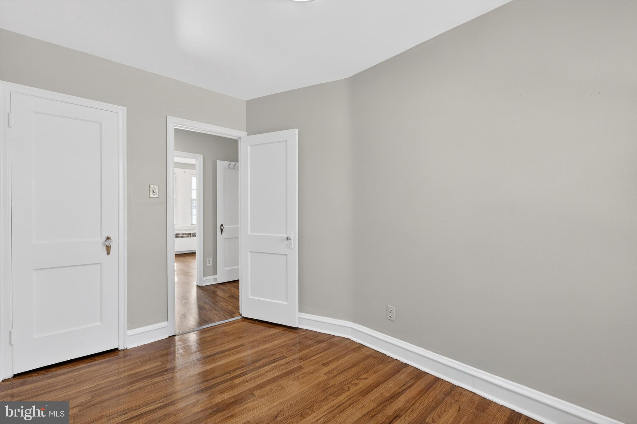 OXFORD CIRCLE - Residential