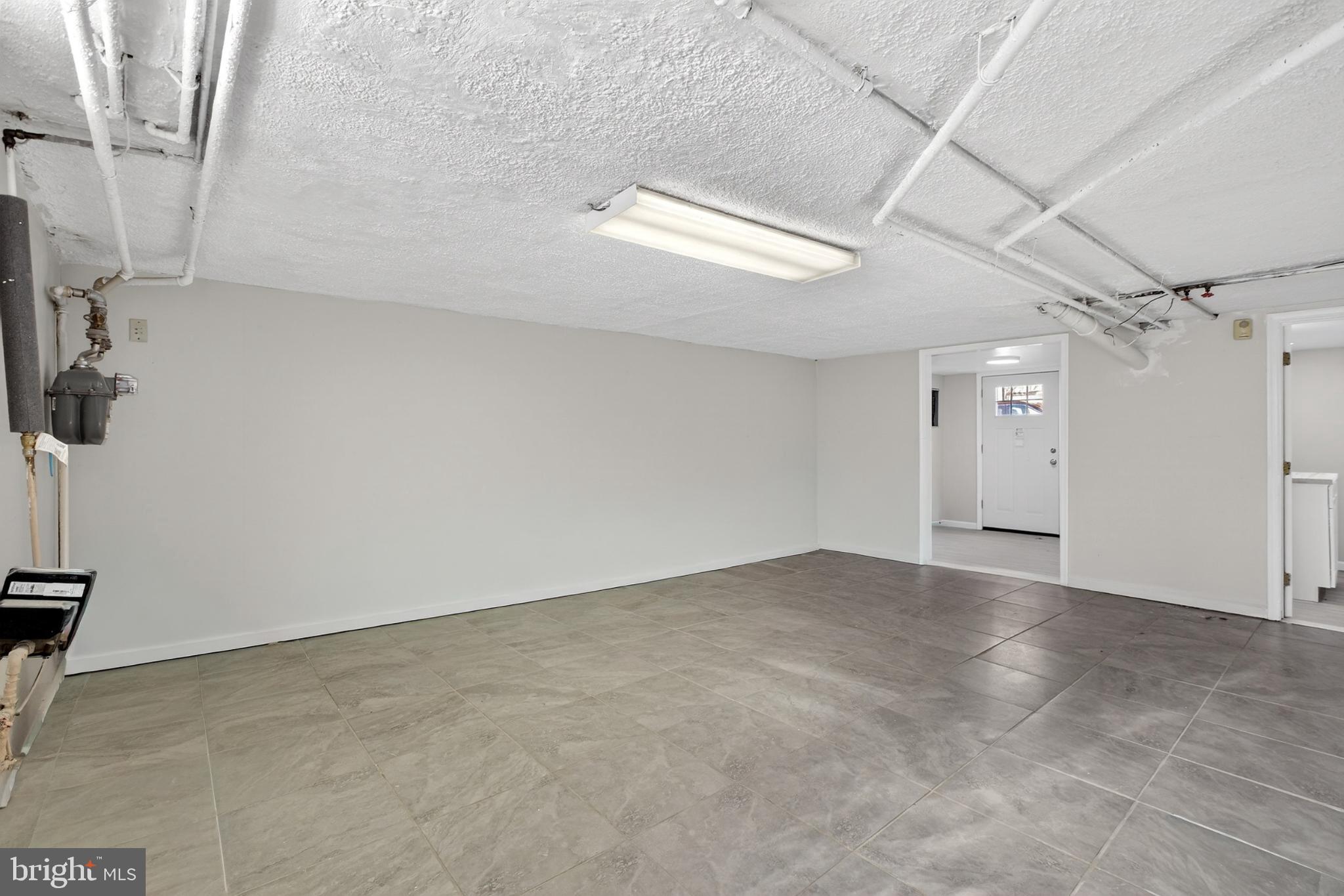 OXFORD CIRCLE - Residential