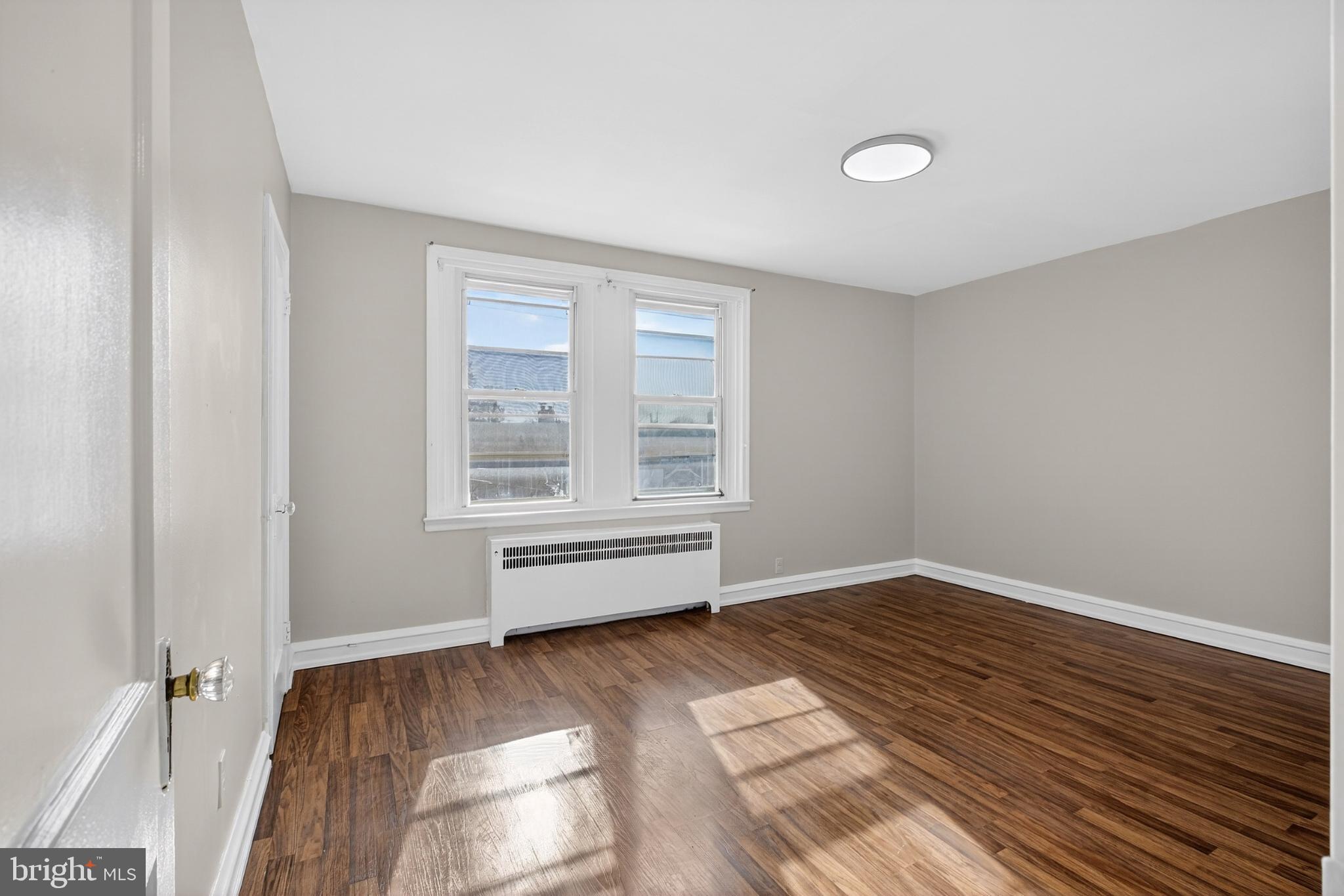 OXFORD CIRCLE - Residential