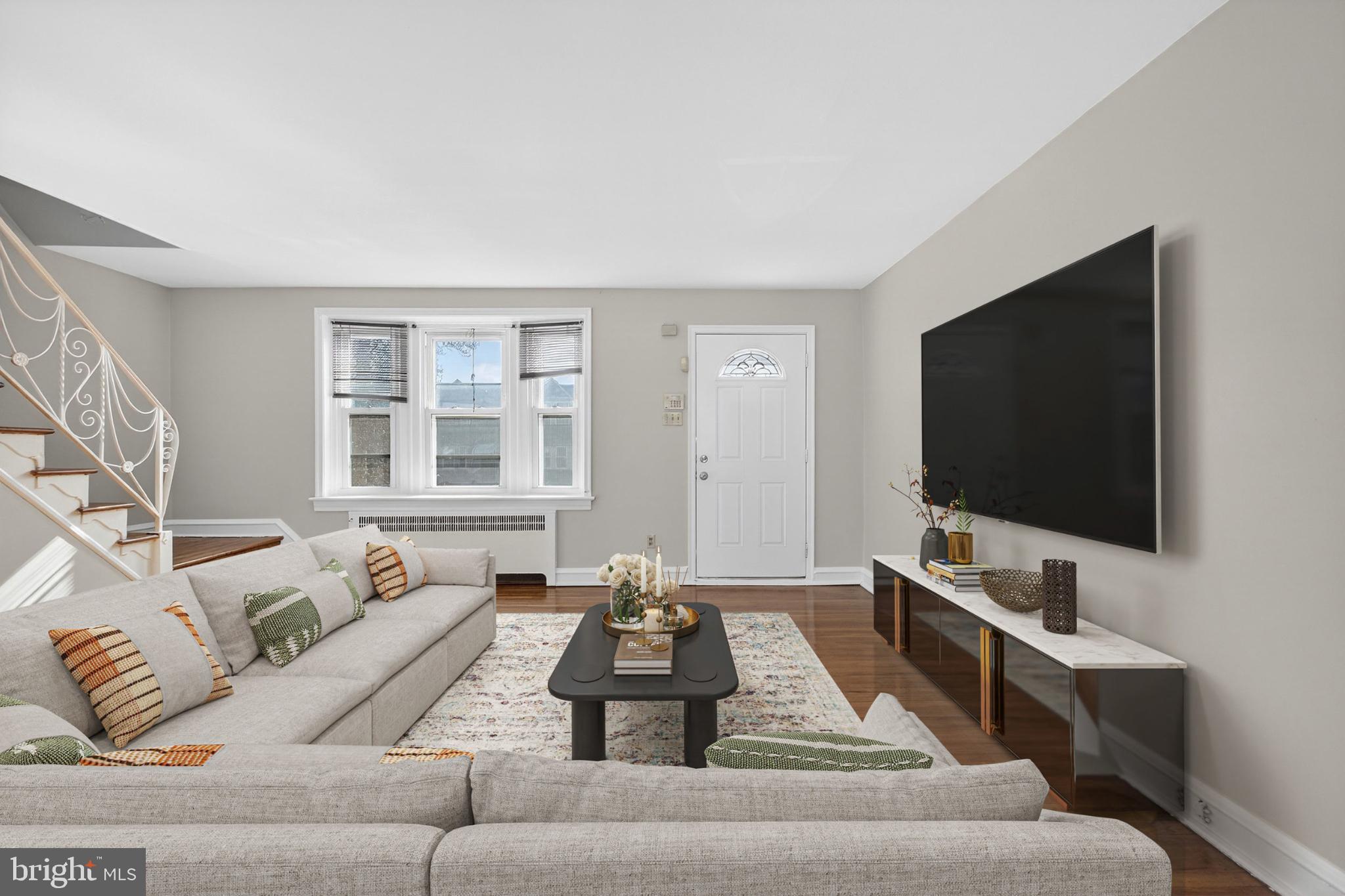 OXFORD CIRCLE - Residential