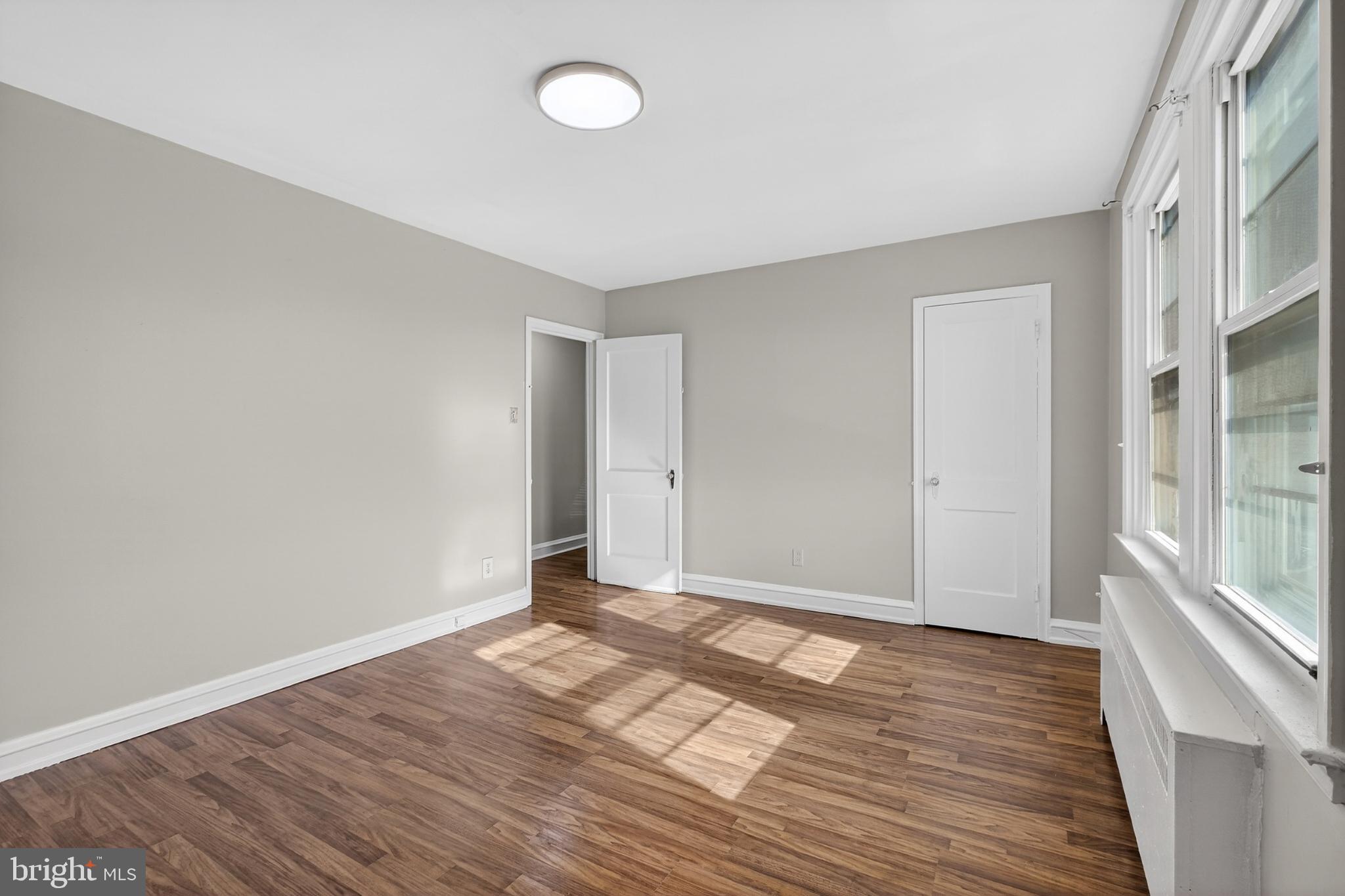 OXFORD CIRCLE - Residential