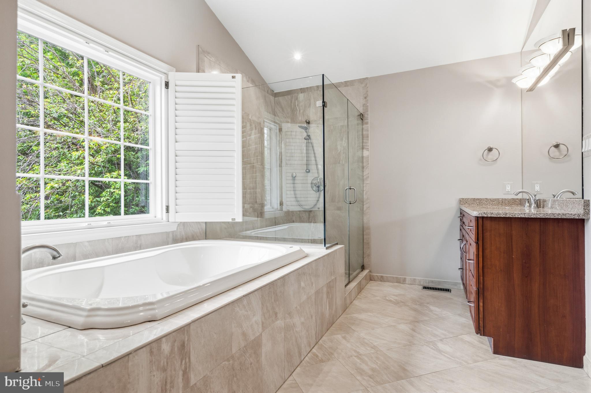 RIVERHILL - Residential