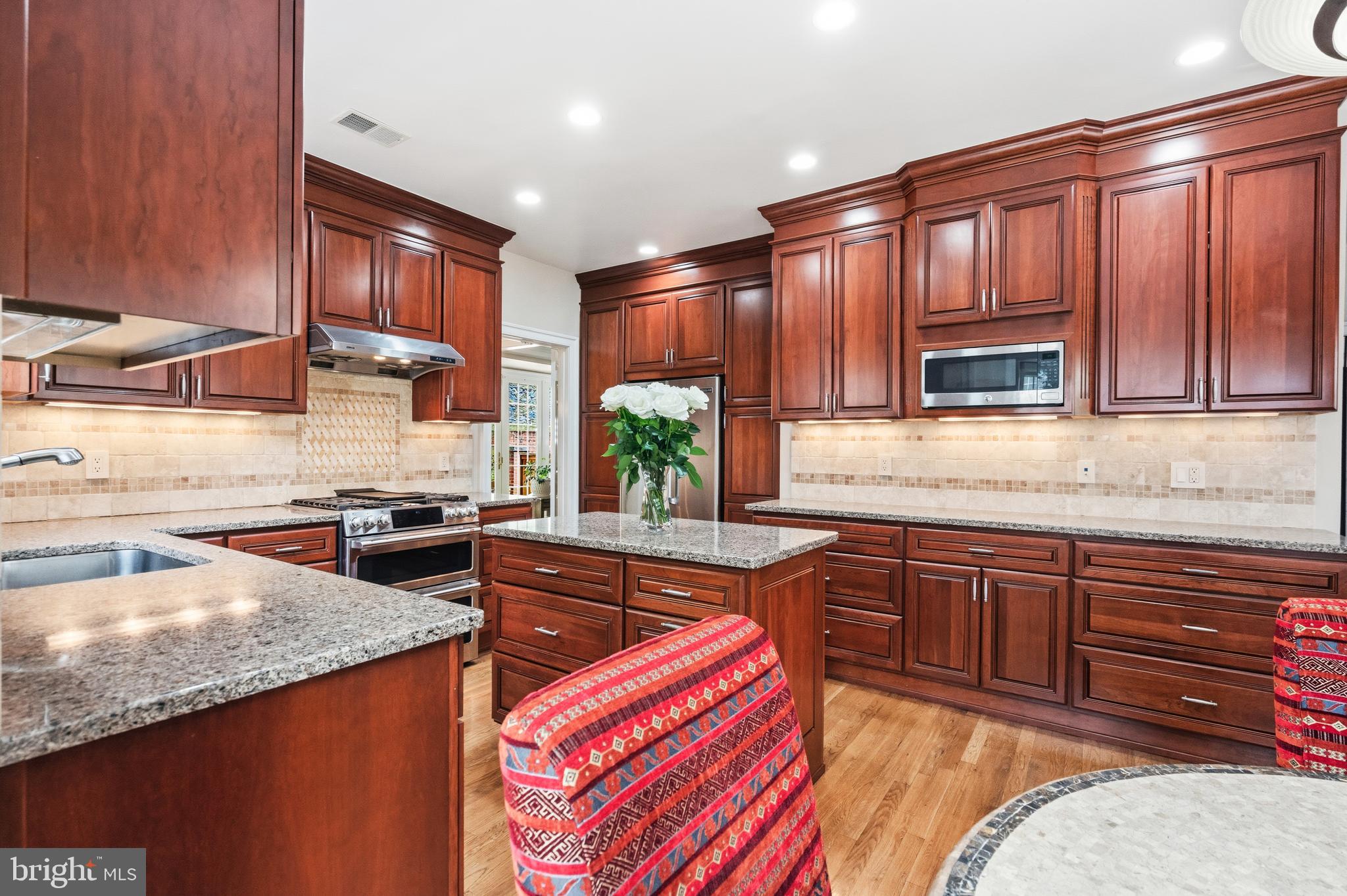 RIVERHILL - Residential