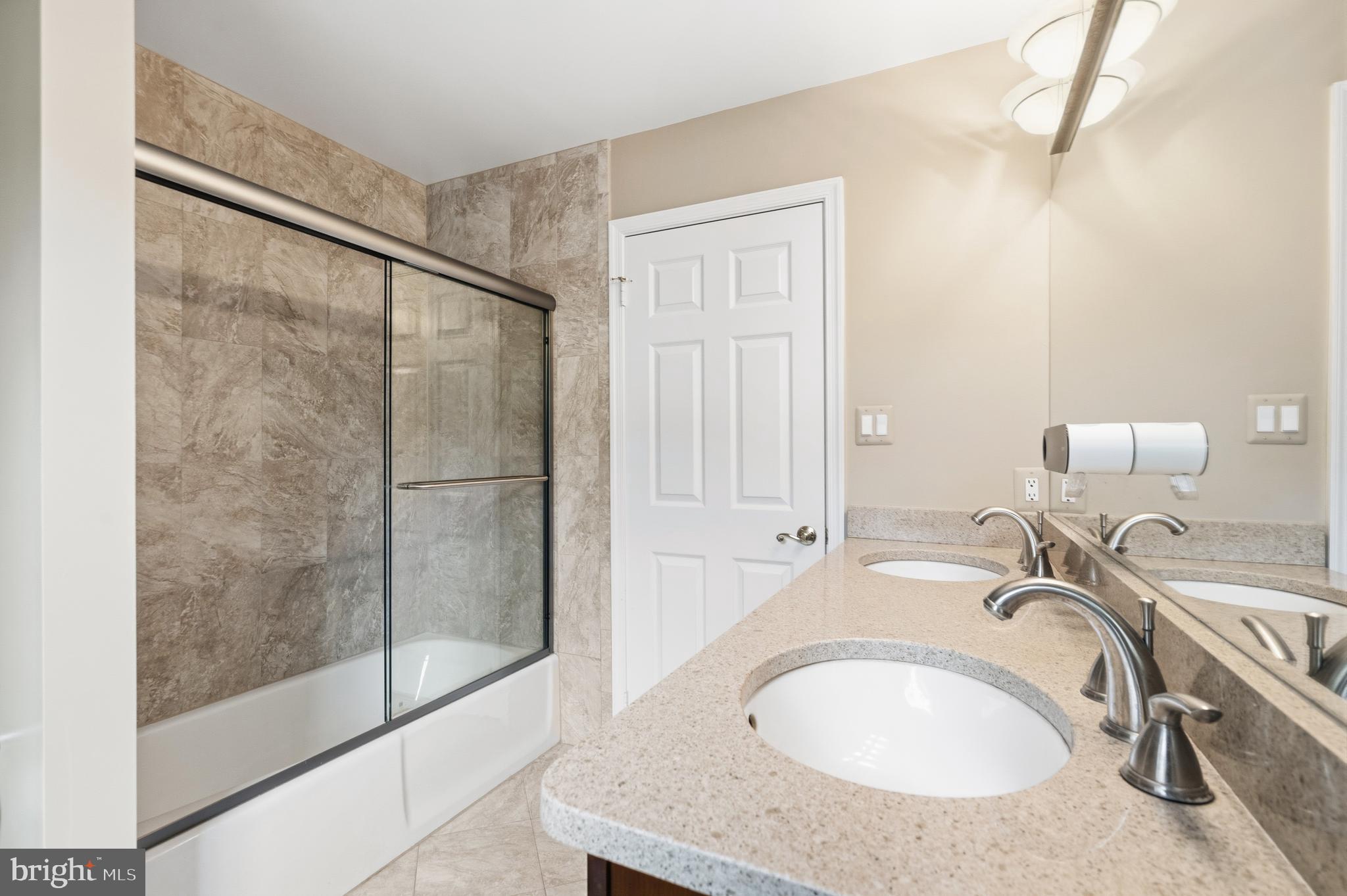 RIVERHILL - Residential