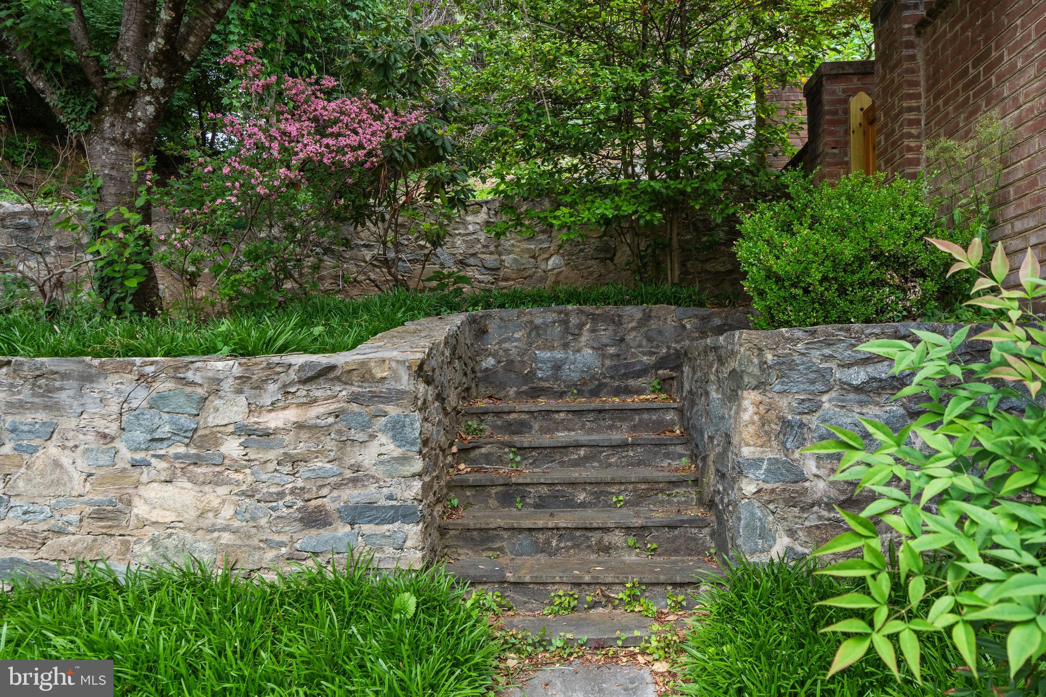 RIVERHILL - Residential