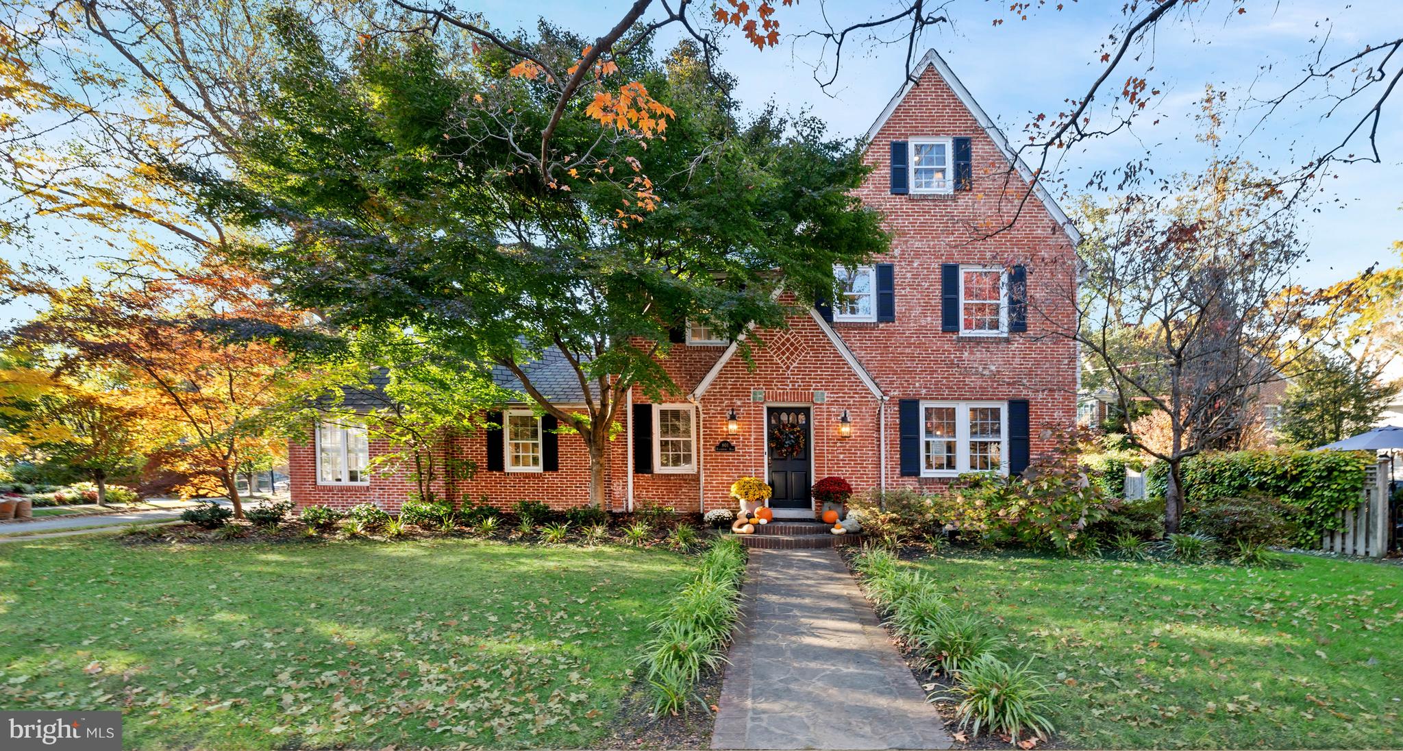 WAWASET PARK - Residential