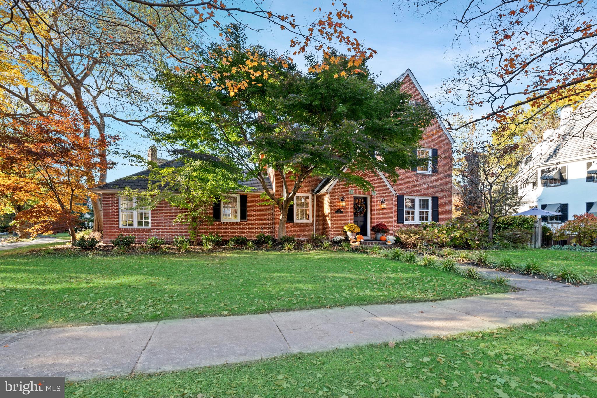 WAWASET PARK - Residential