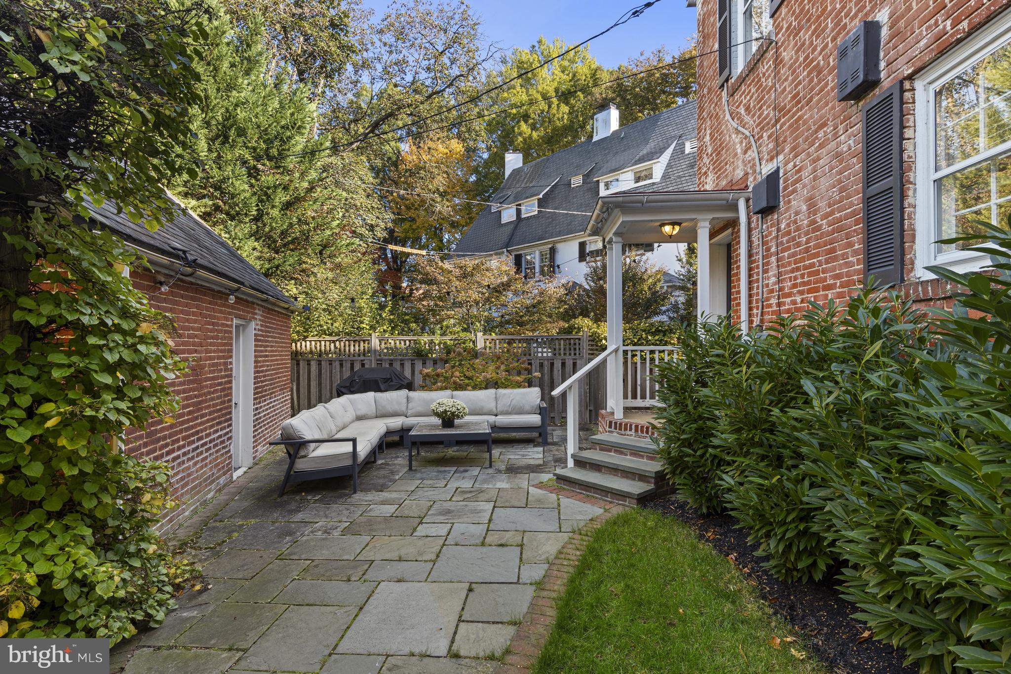 WAWASET PARK - Residential