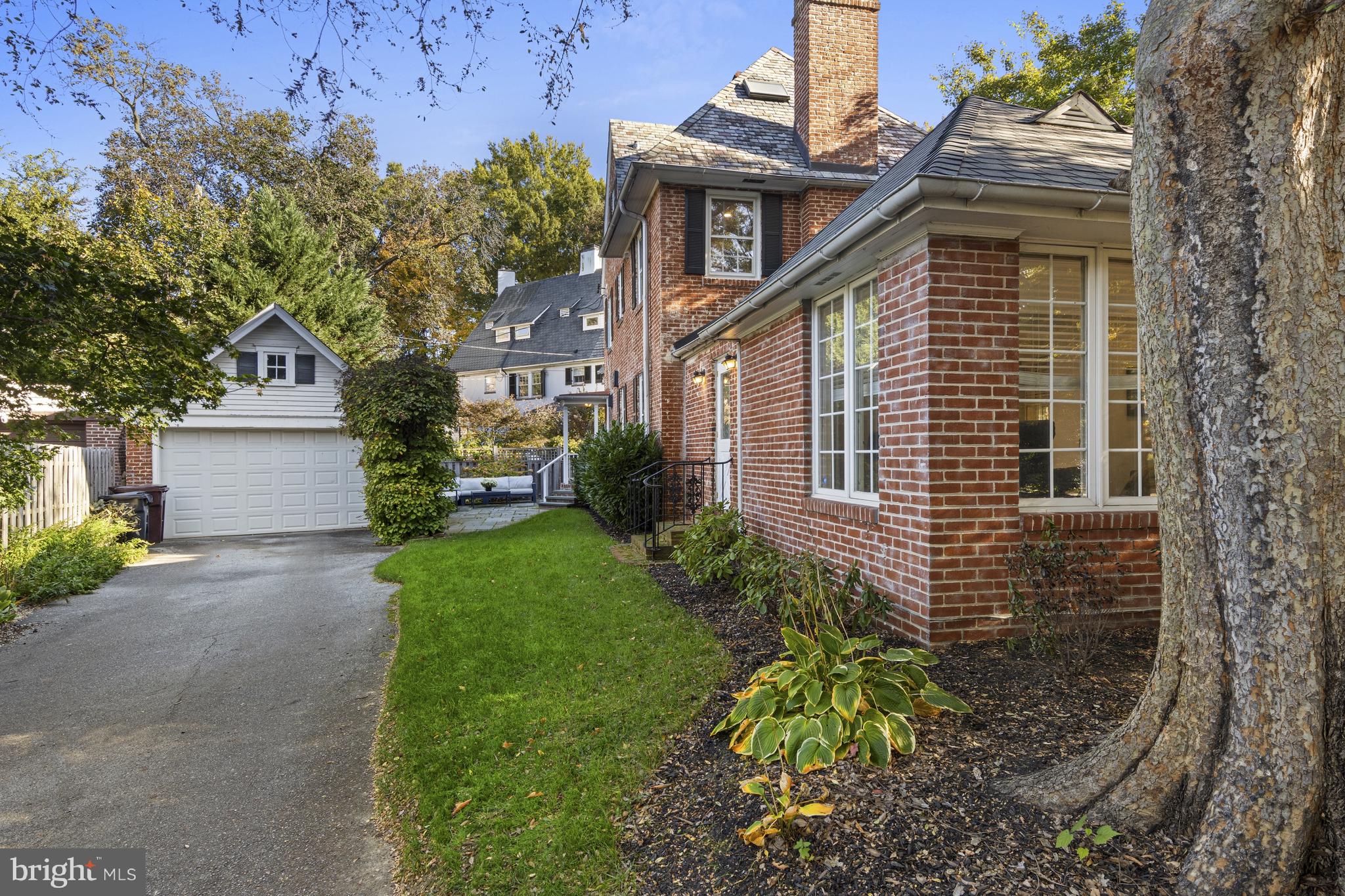 WAWASET PARK - Residential