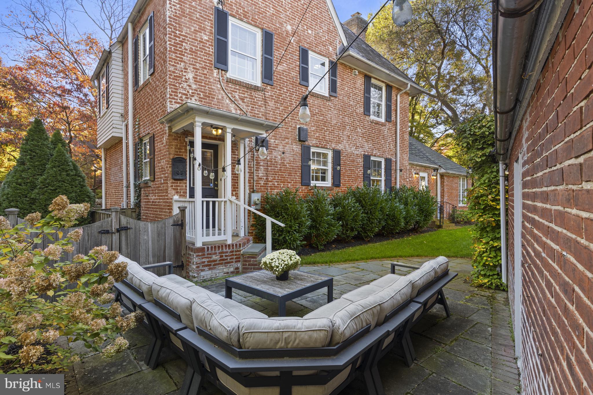 WAWASET PARK - Residential