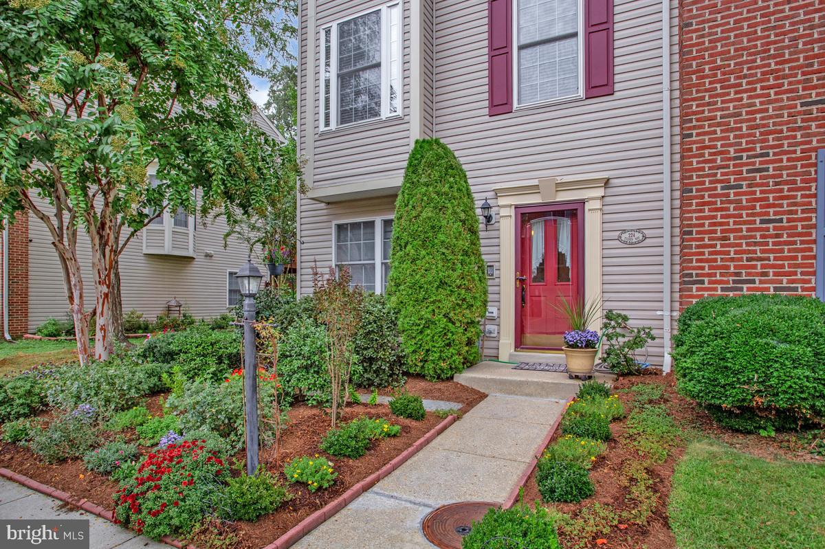 224 TILDEN WAY 224