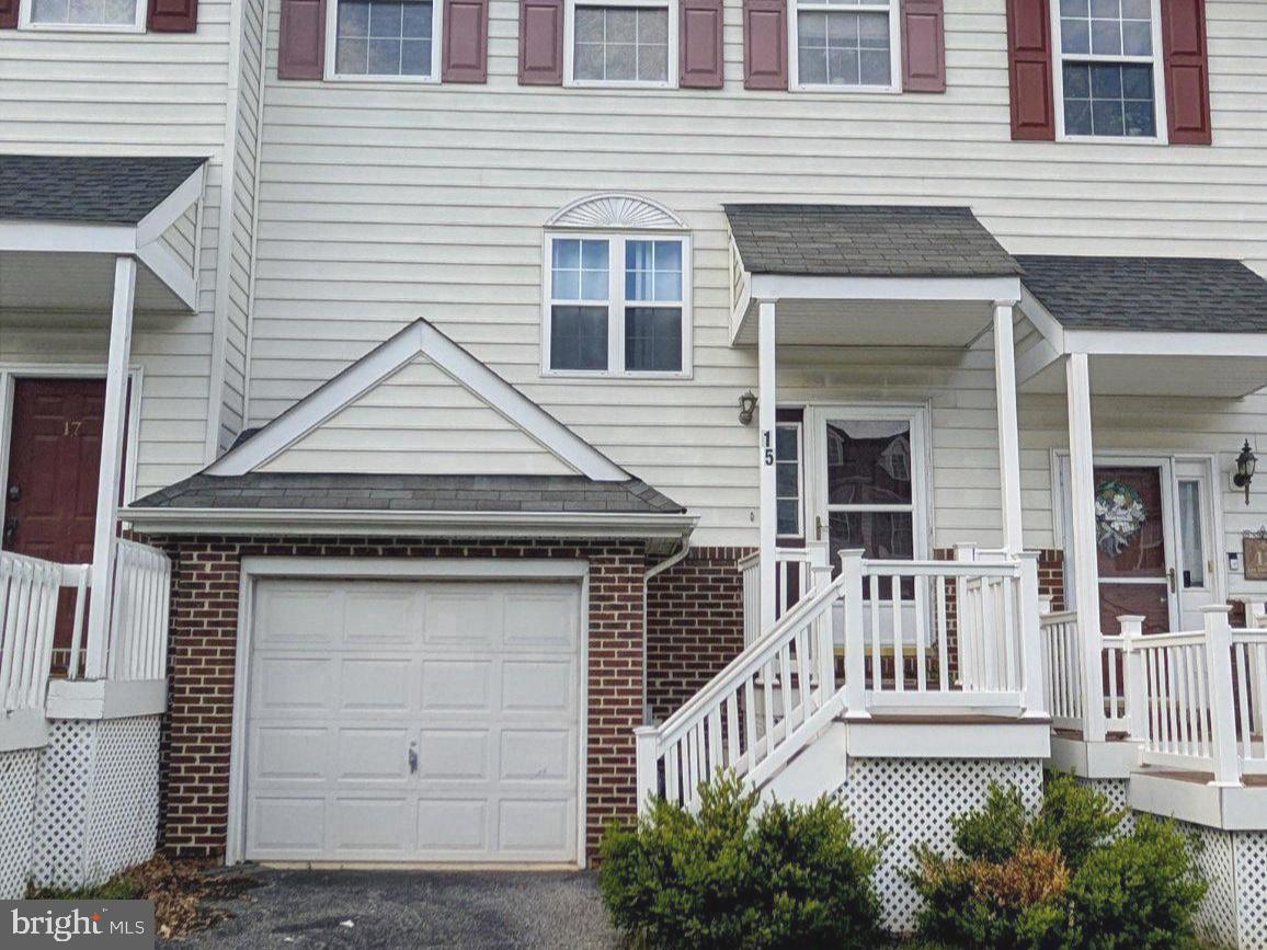 15 ANN MARIE COURT