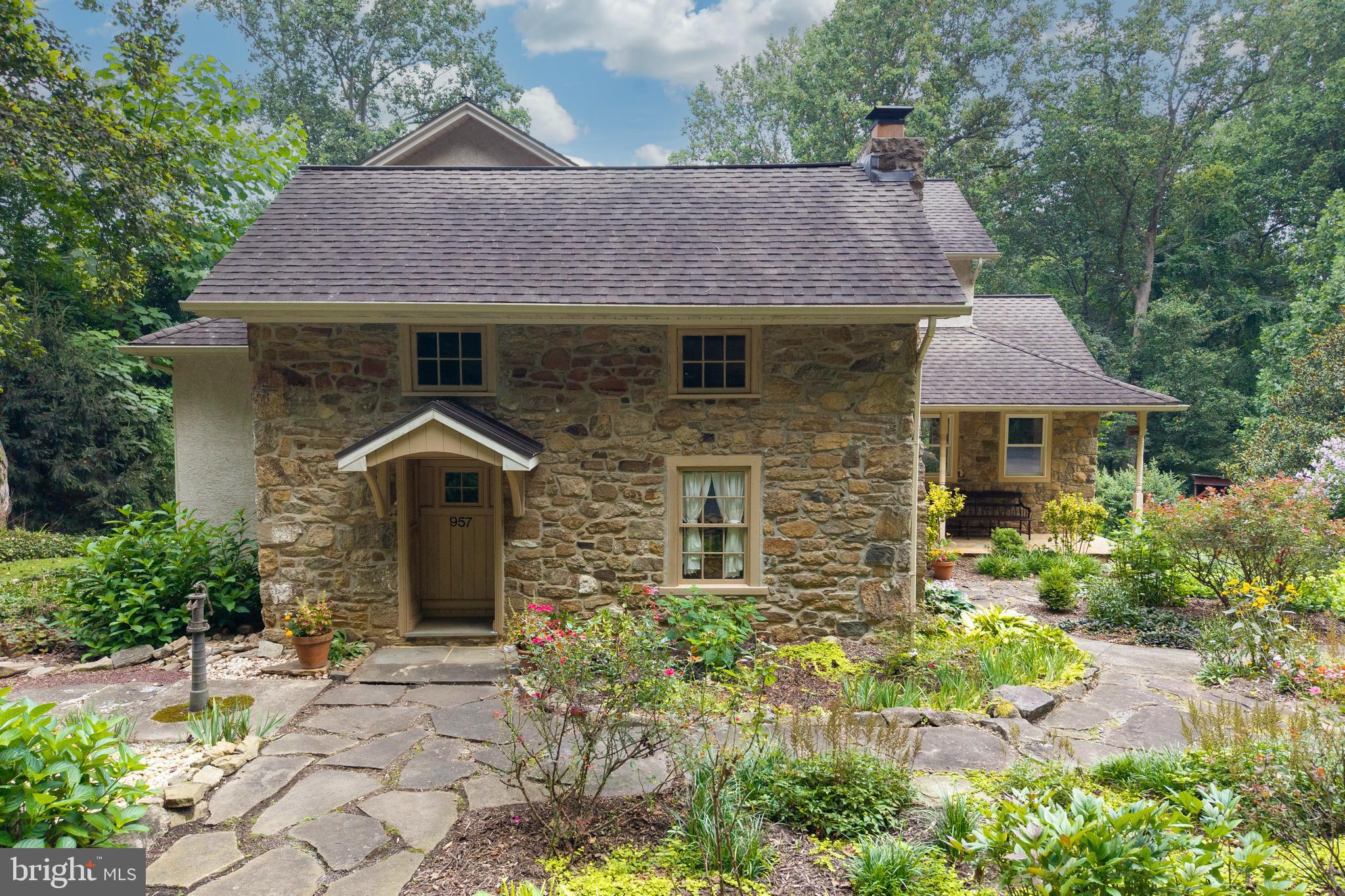 957 MOUNT PLEASANT ROAD