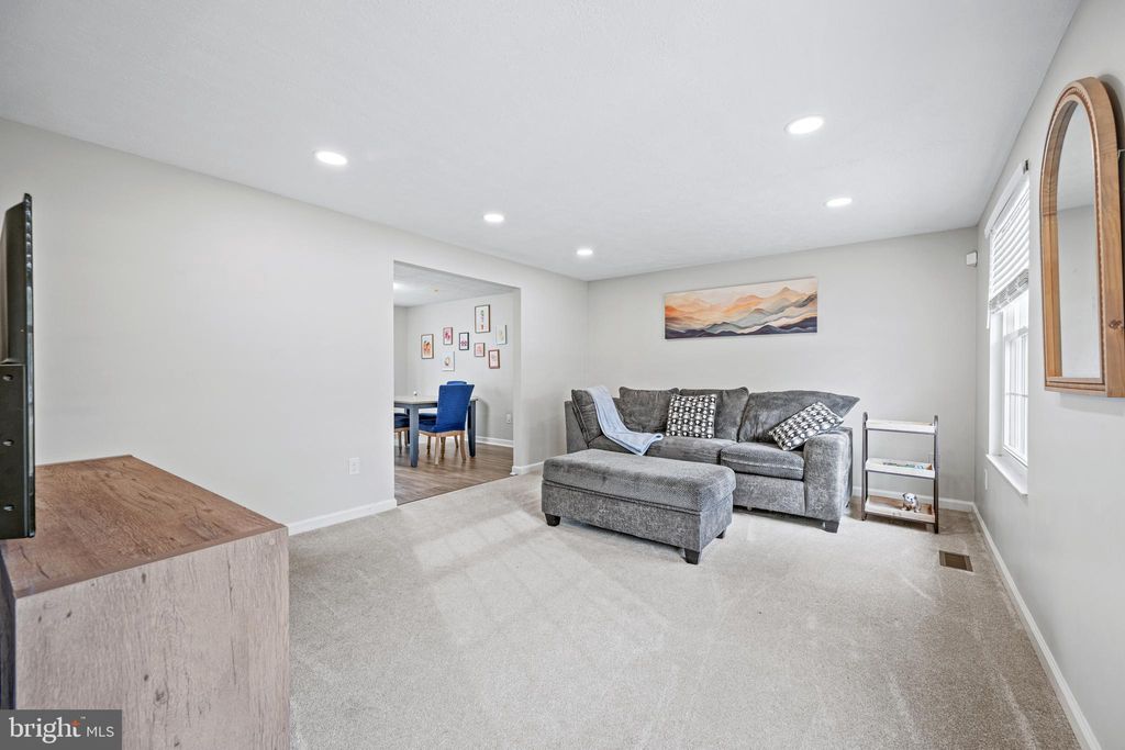 Photo of 10122 Cape Ann Drive, COLUMBIA, MD 21046 (MLS # MDHW2061892)