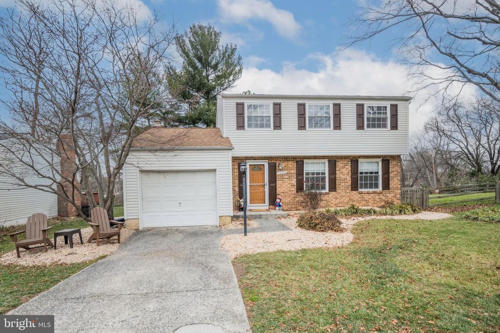 Photo of 10122 Cape Ann Drive, COLUMBIA, MD 21046 (MLS # MDHW2061892)