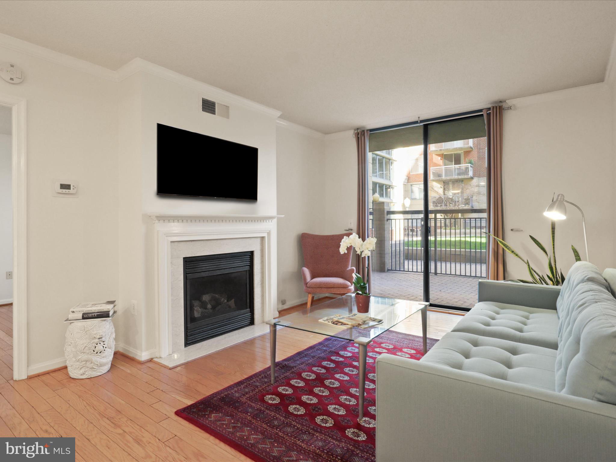 LEXINGTON SQUARE - Residential