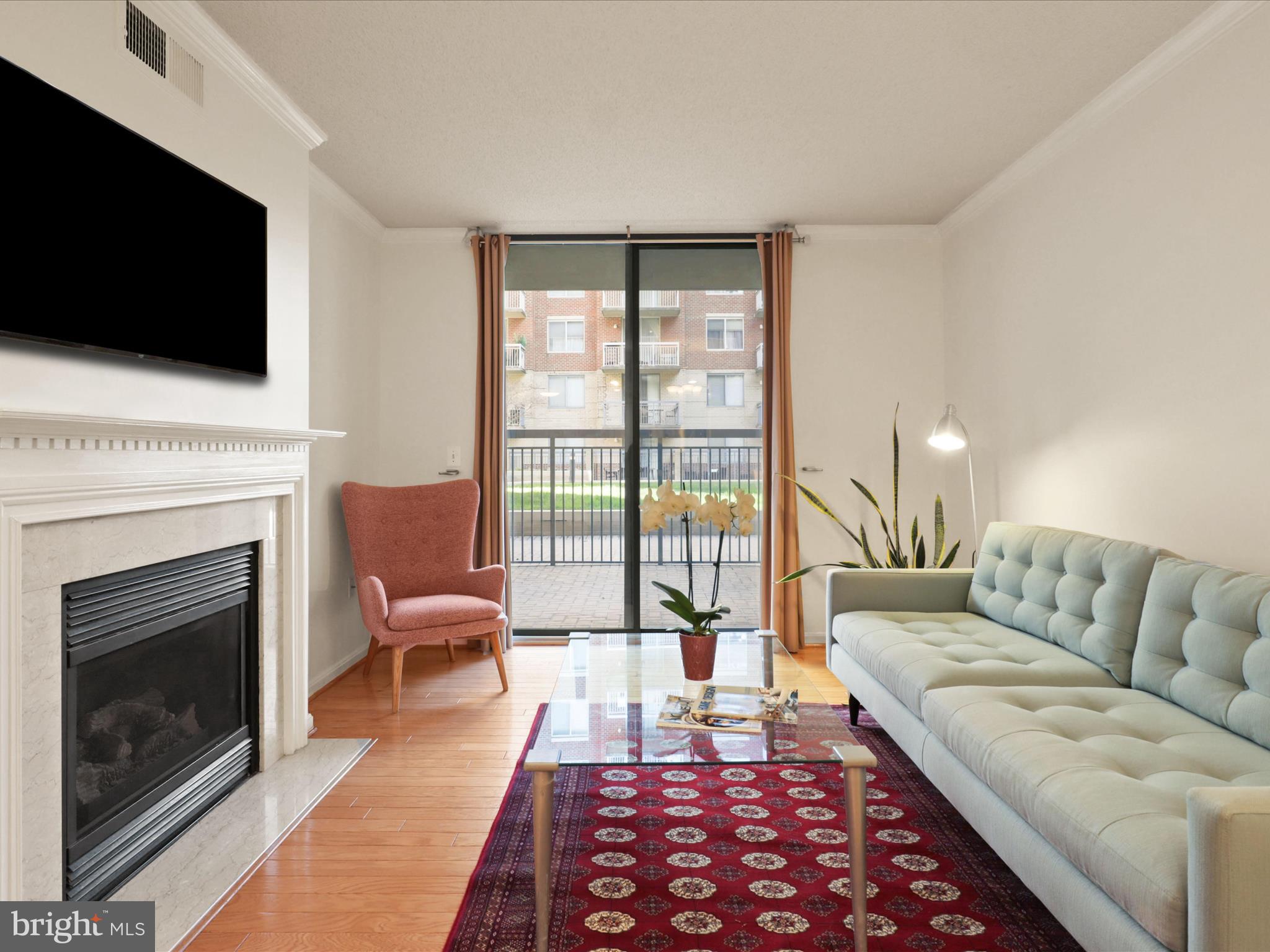 LEXINGTON SQUARE - Residential