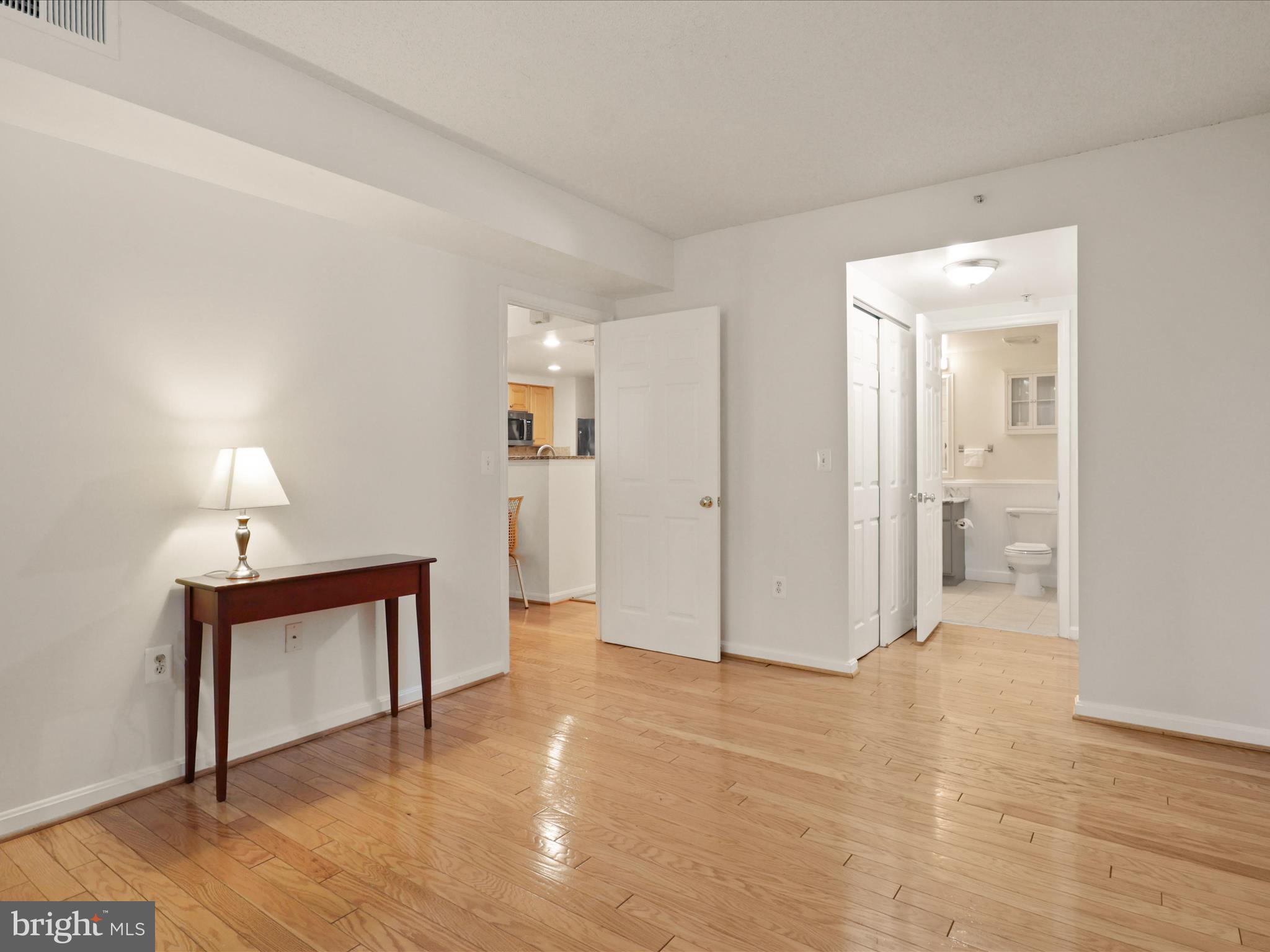 LEXINGTON SQUARE - Residential