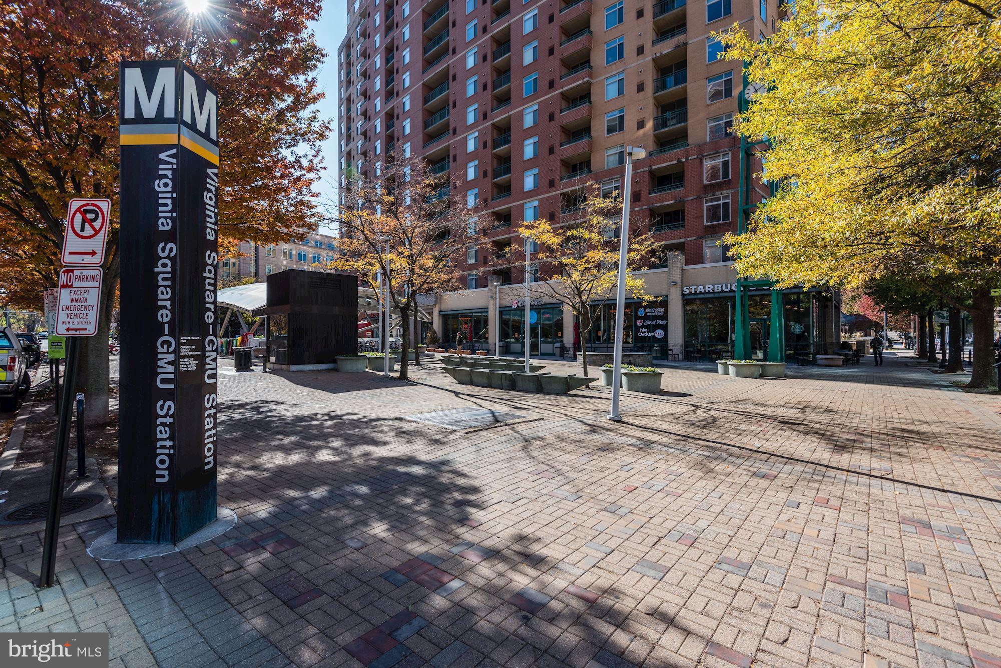 LEXINGTON SQUARE - Residential