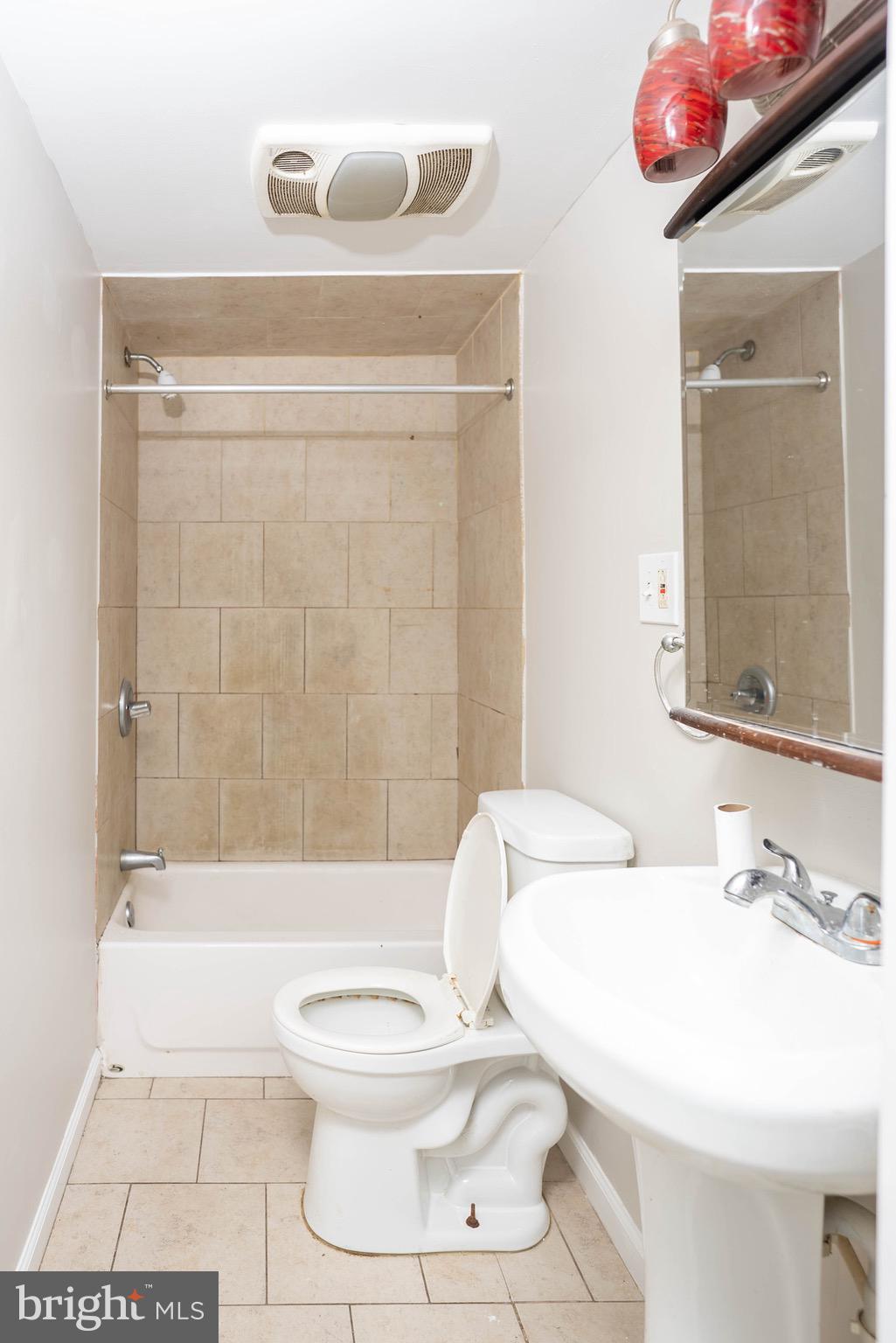 FRANKFORD - Residential Income