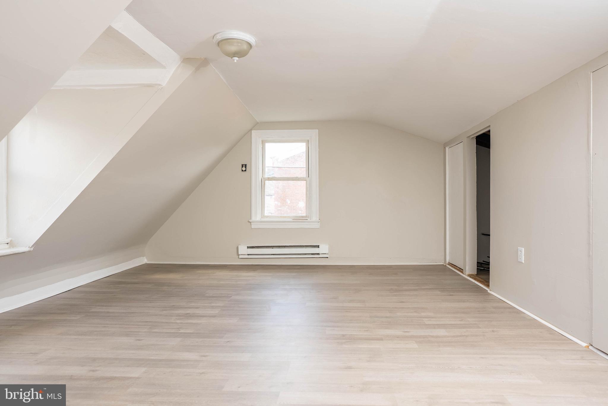 FRANKFORD - Residential Income