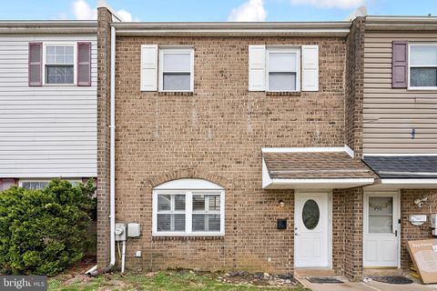 Townhouse For Sale - 5109 Inlet Drive<br/> BENSALEM, PA 19020