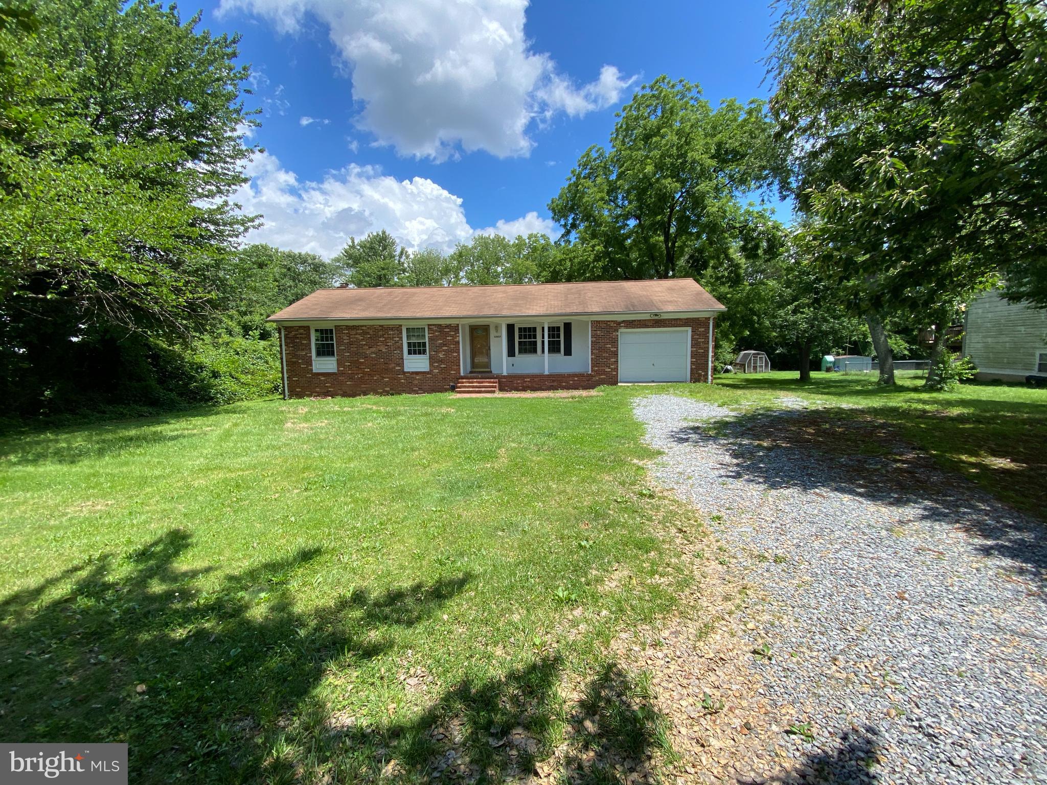 12017 N DICKINSON DRIVE