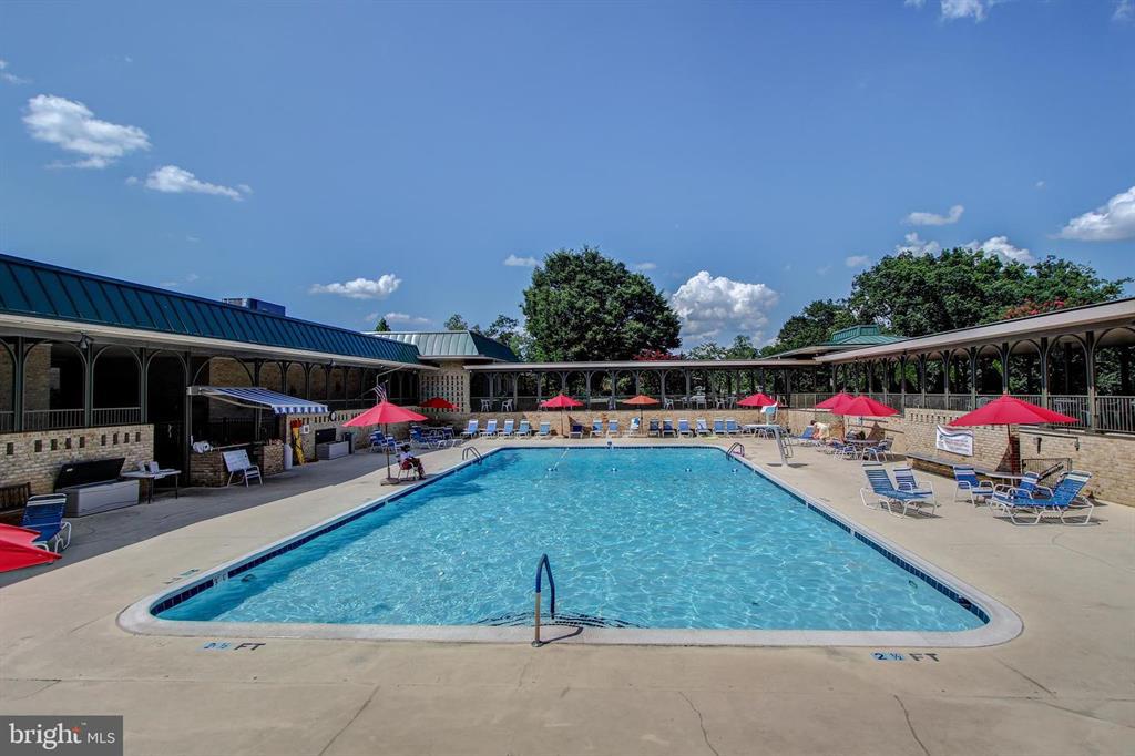 GREENS AT LEISURE WORLD - Residential