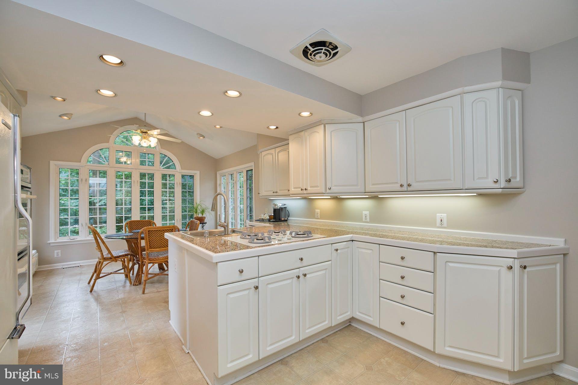 FONTAINEBLEAU ESTATES - Residential