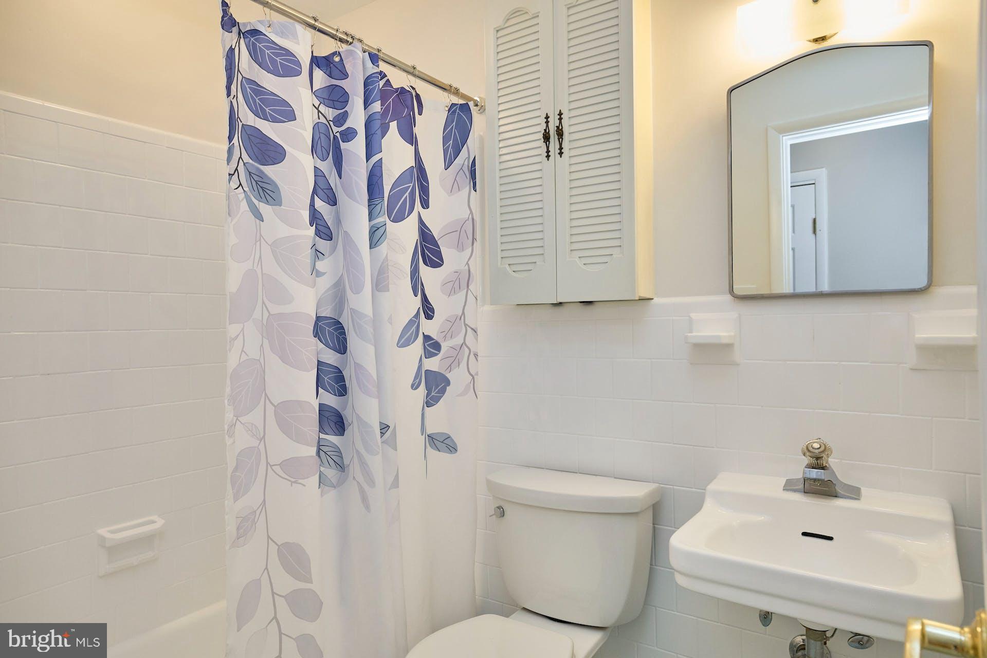 FONTAINEBLEAU ESTATES - Residential