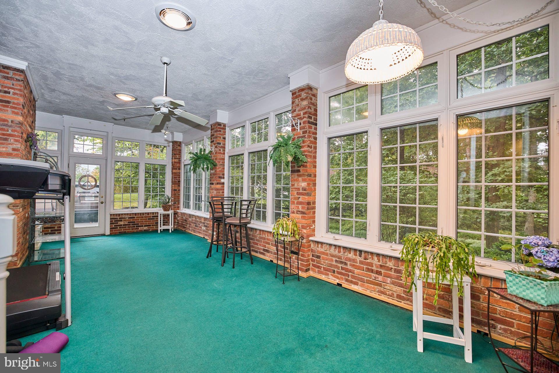 FONTAINEBLEAU ESTATES - Residential