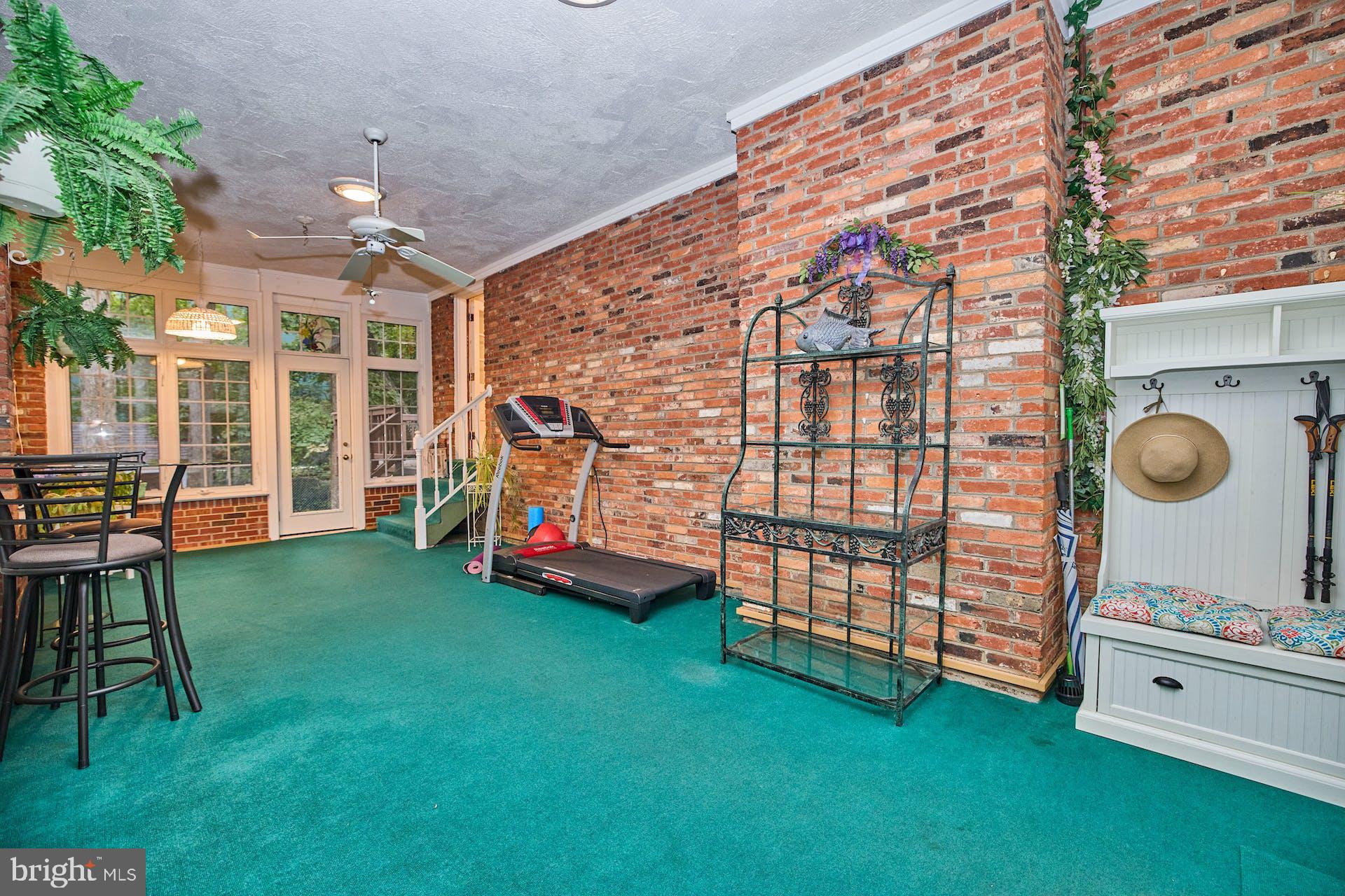 FONTAINEBLEAU ESTATES - Residential