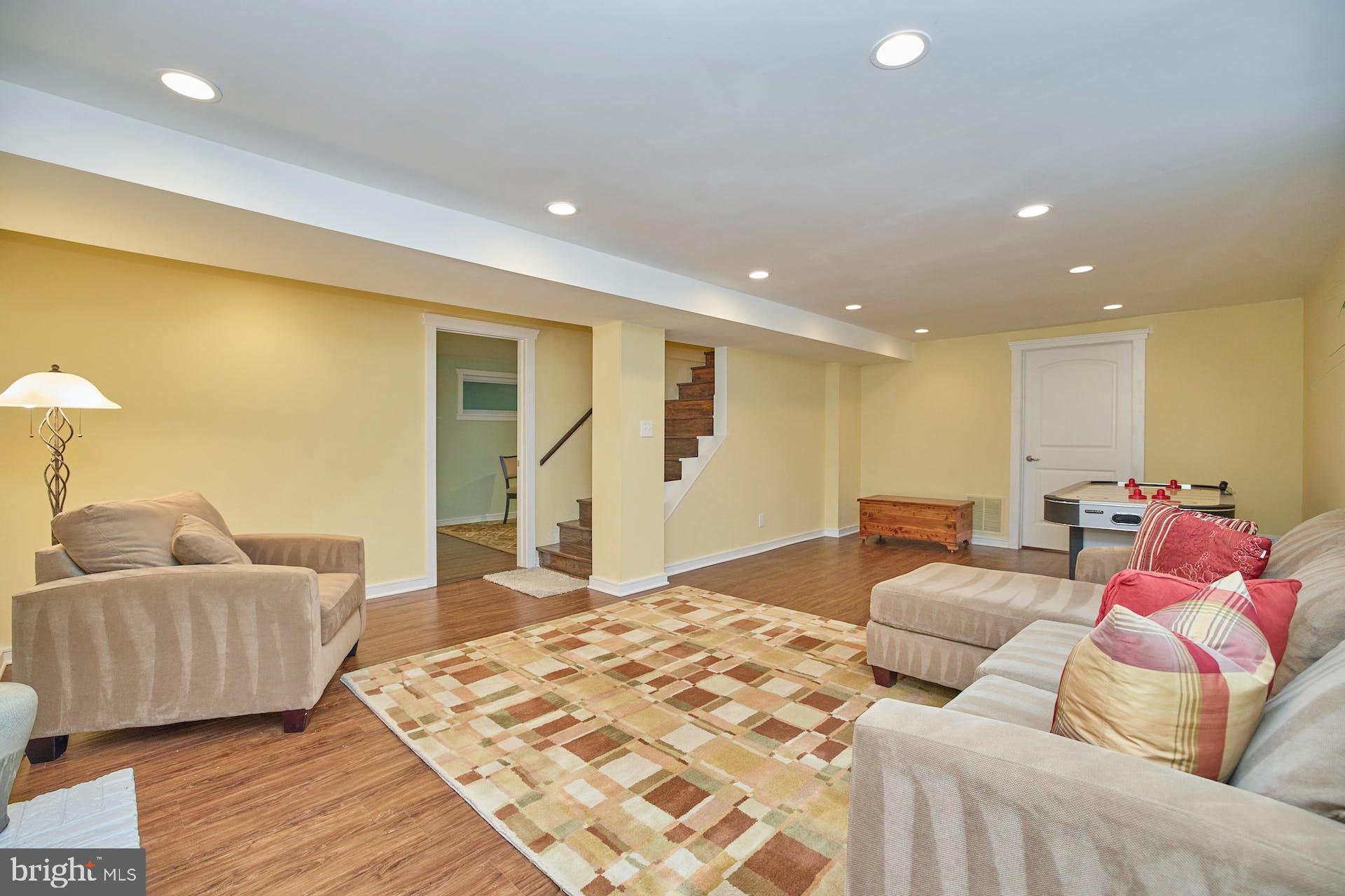 FONTAINEBLEAU ESTATES - Residential