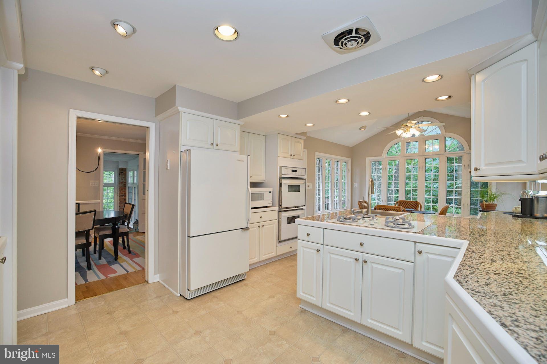 FONTAINEBLEAU ESTATES - Residential