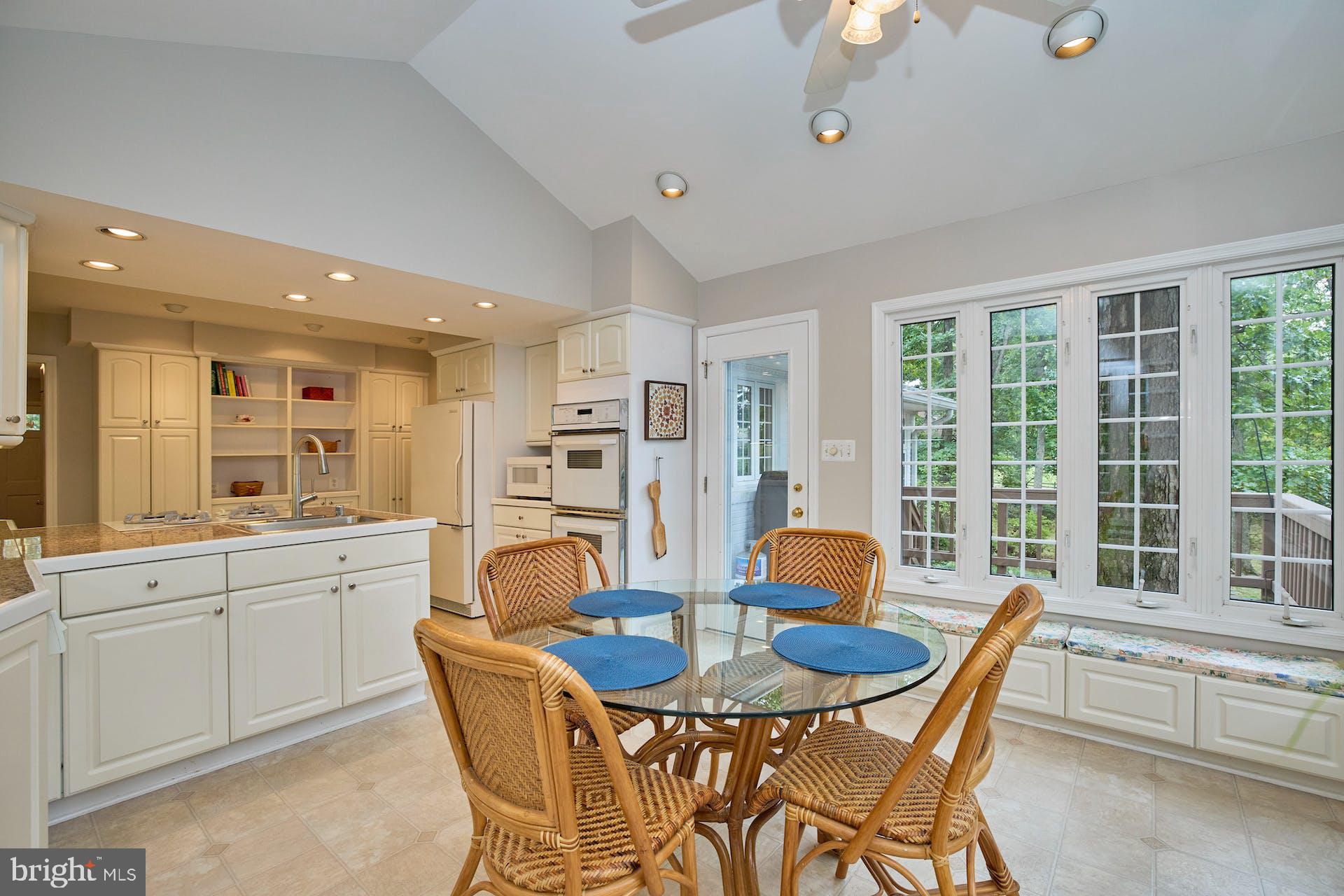 FONTAINEBLEAU ESTATES - Residential