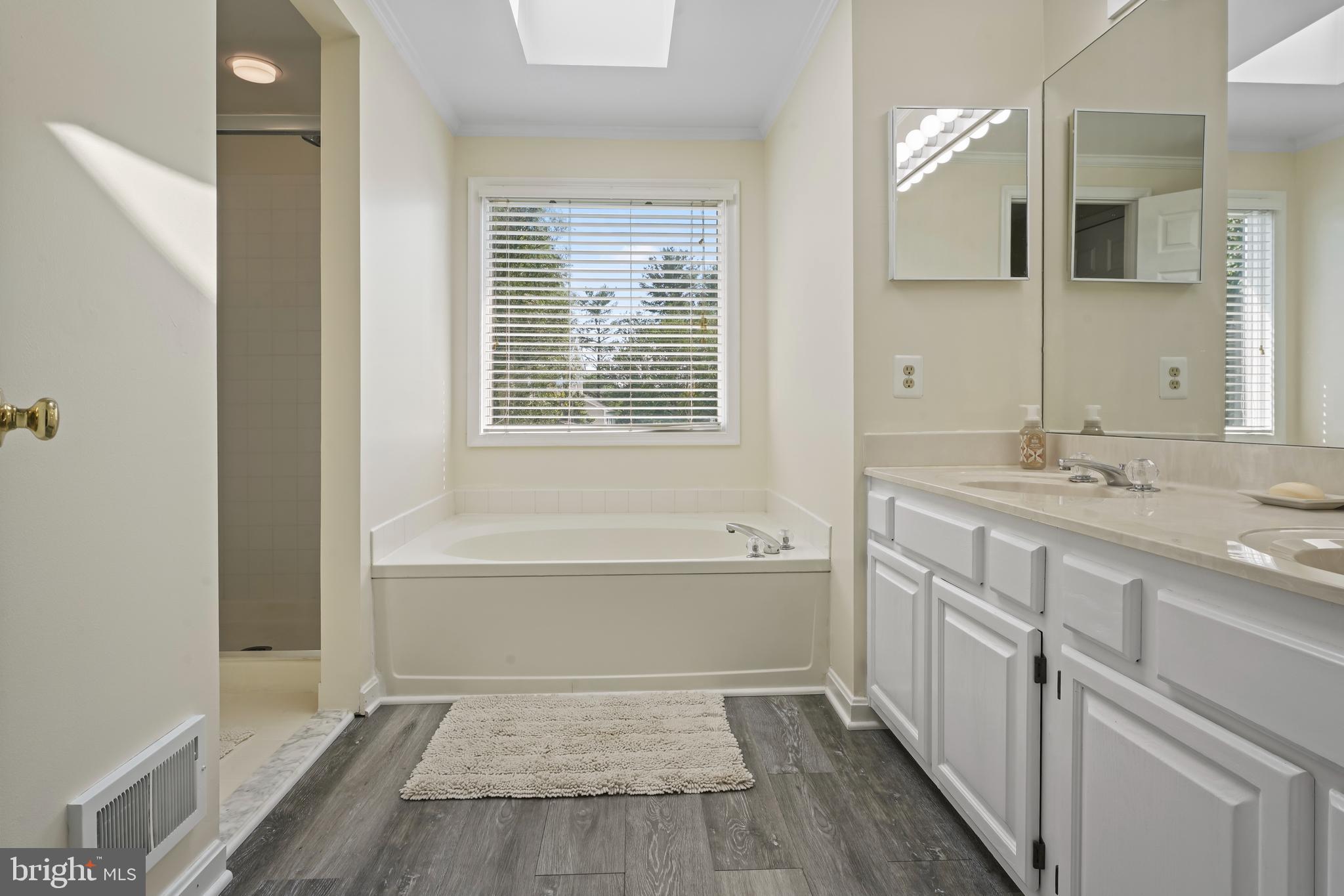 STEEPLE CHASE - Residential