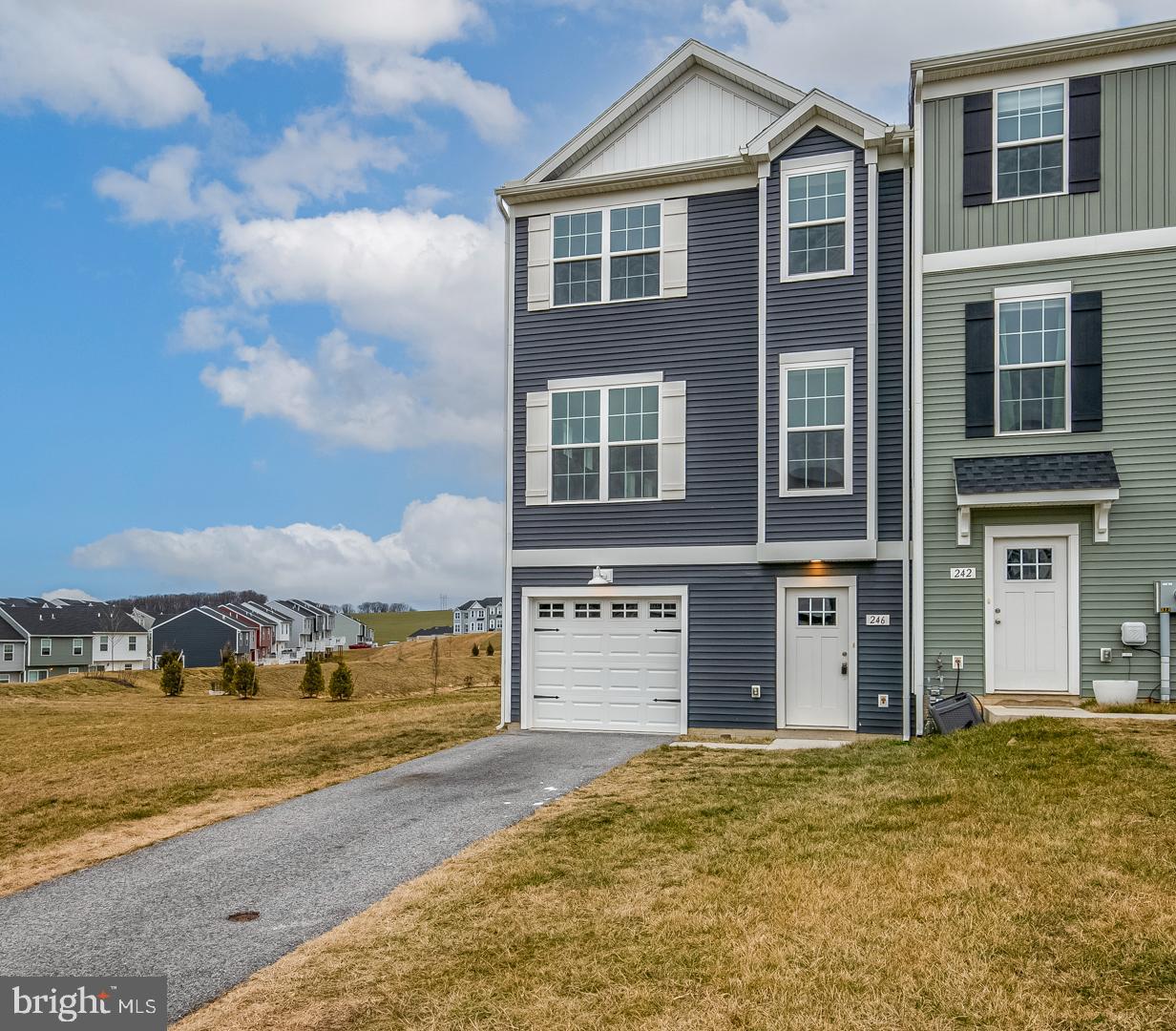 HUDSON RIDGE - Residential