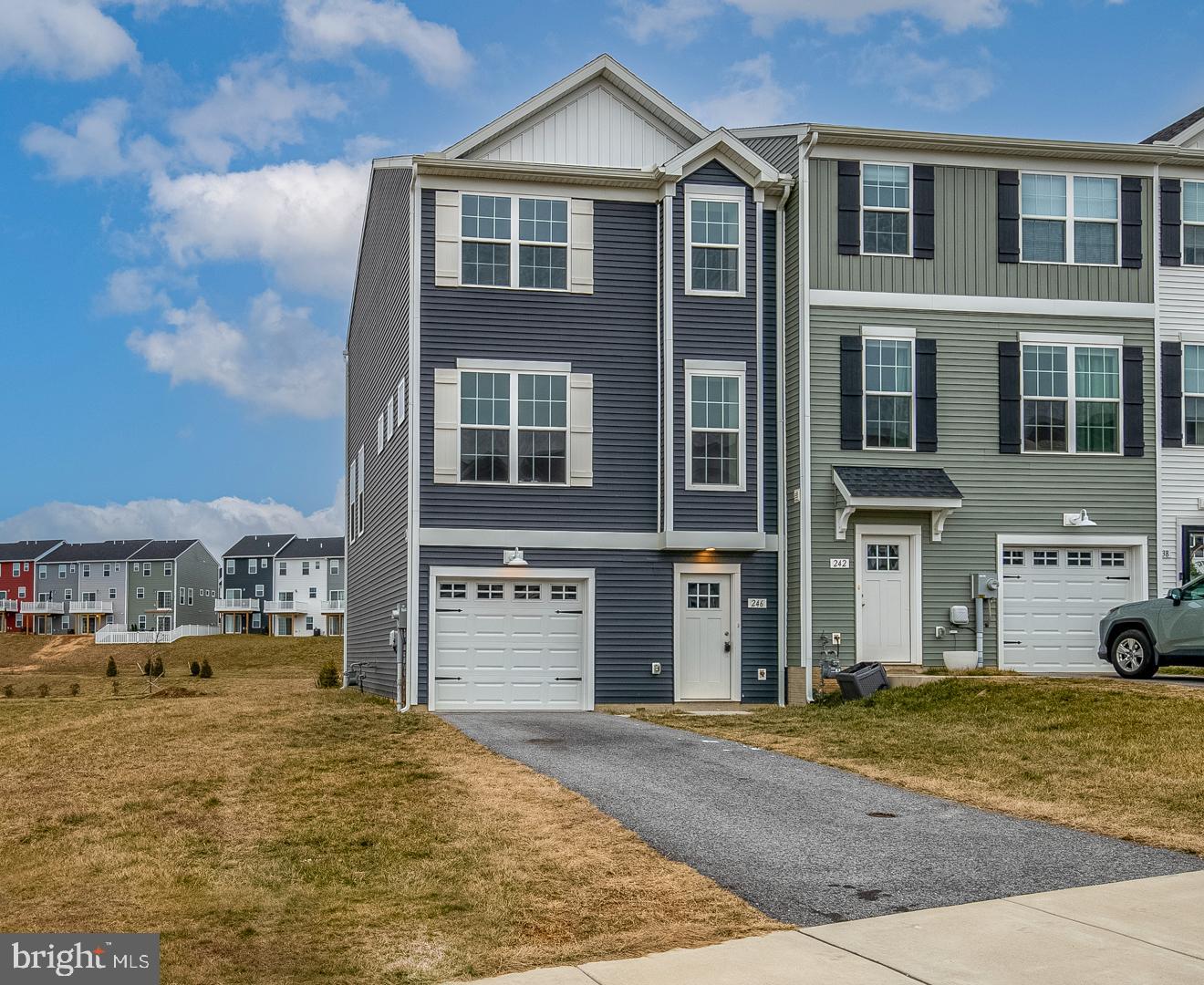 HUDSON RIDGE - Residential