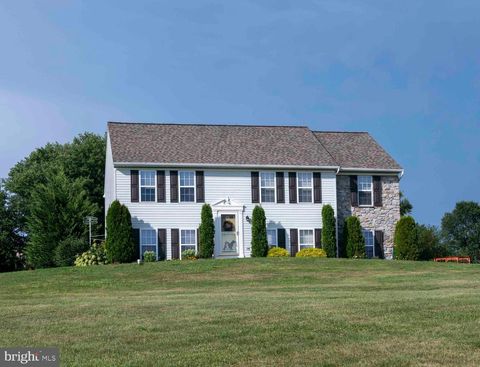 Photo of 386 Fox Hunt Drive, Nottingham, PA 19362 (MLS # PALA2054958)