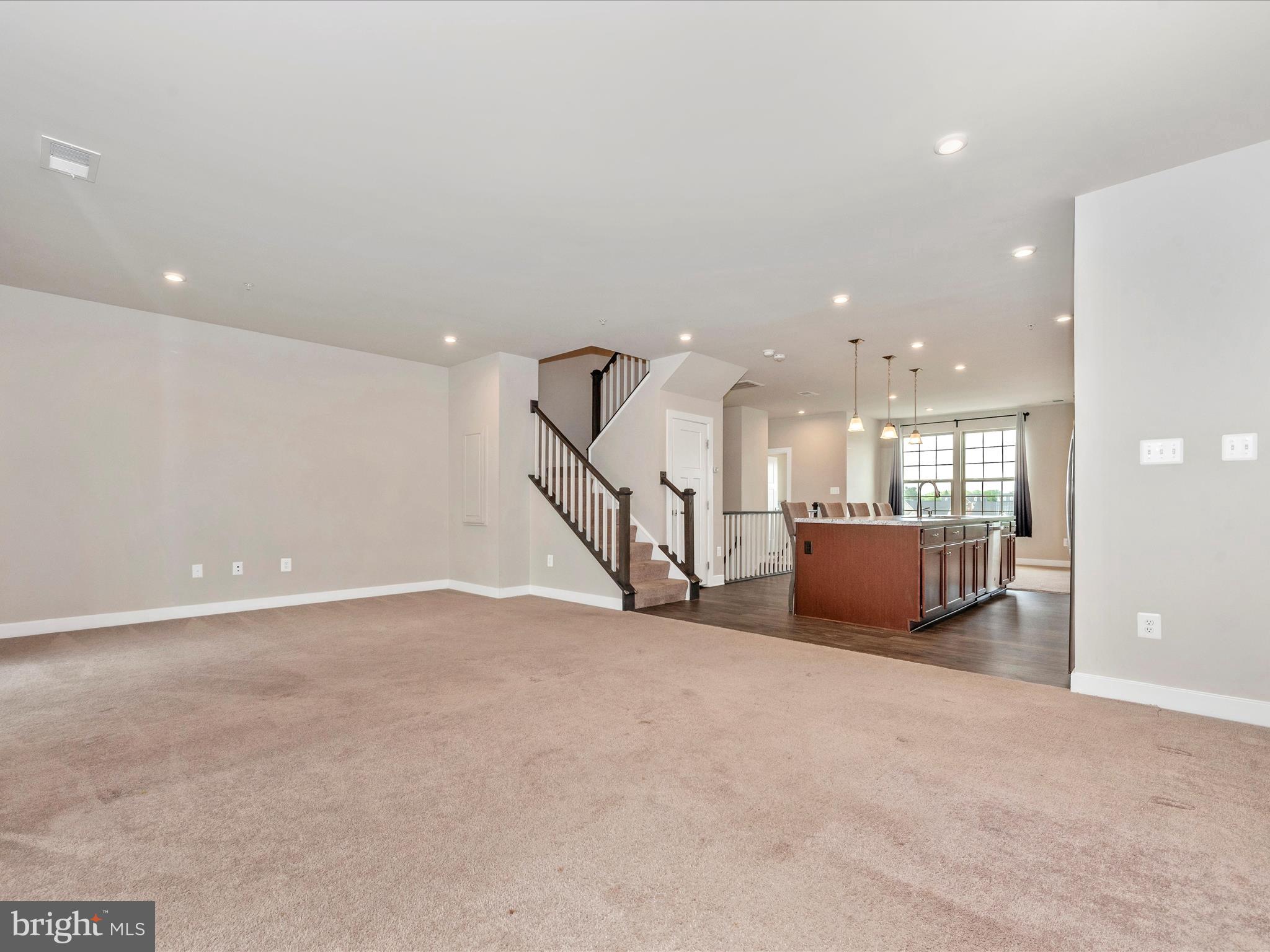 OAKDALE VILLAGE - Residential