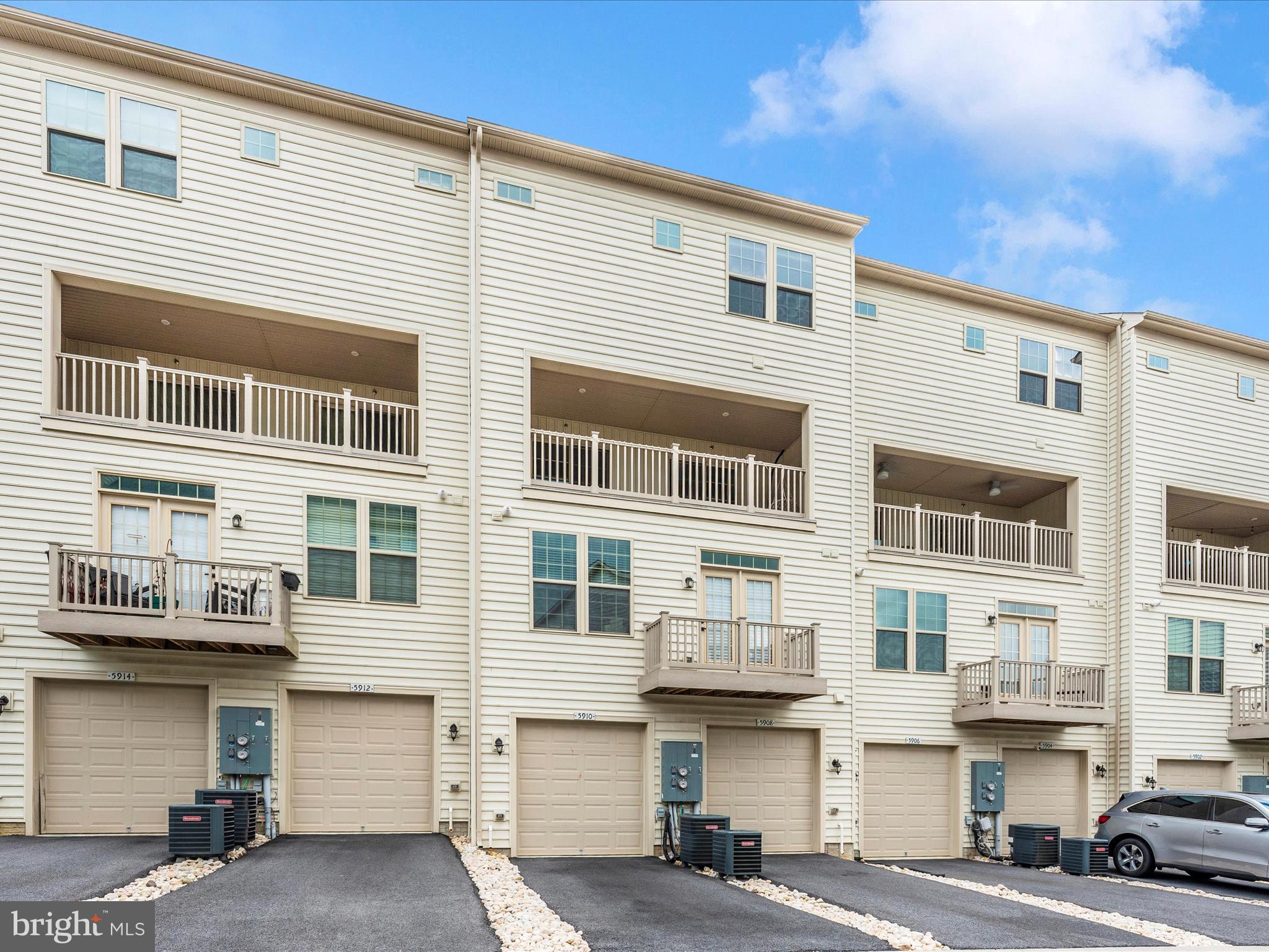 OAKDALE VILLAGE - Residential